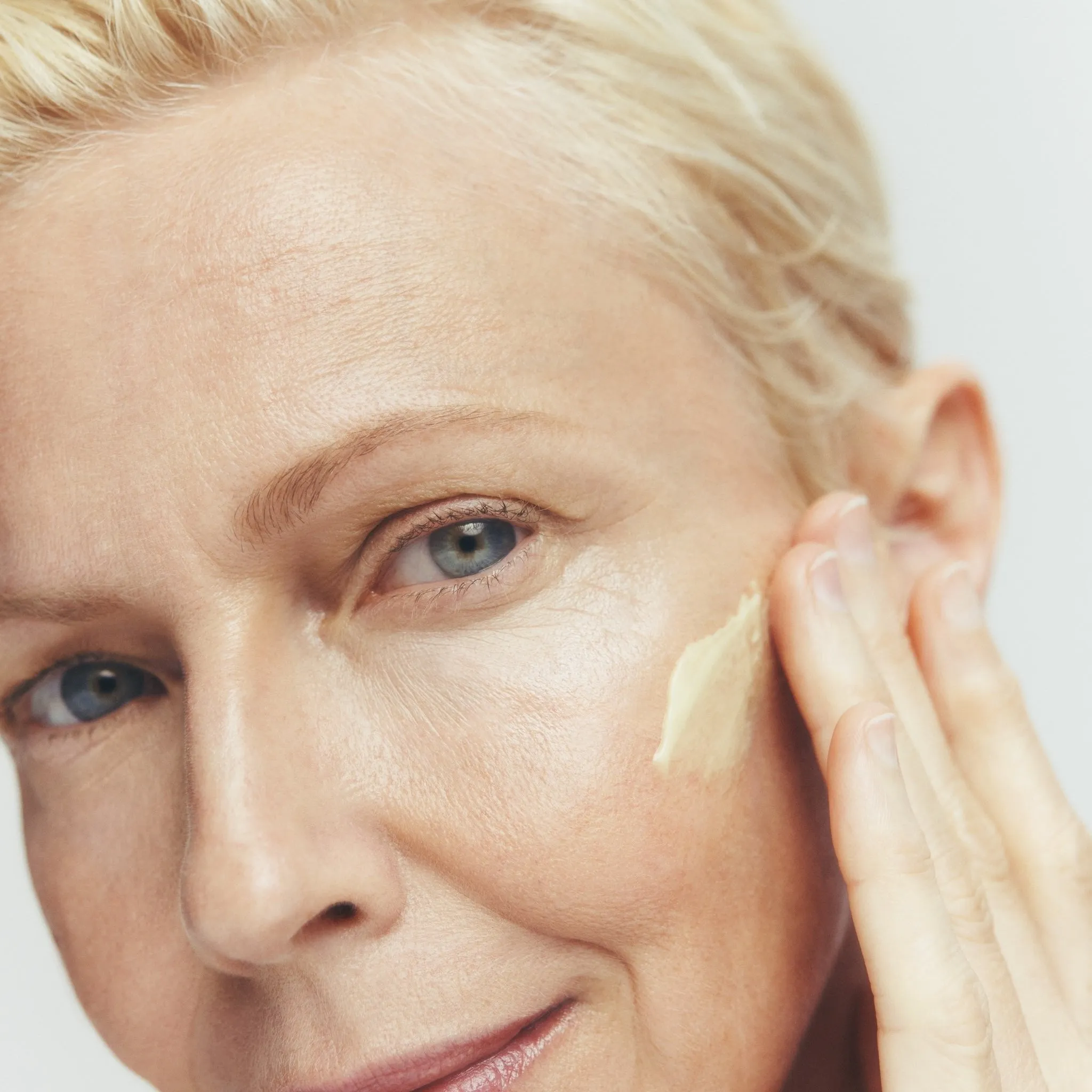 a tinted moisturizer,bubble moisturizer