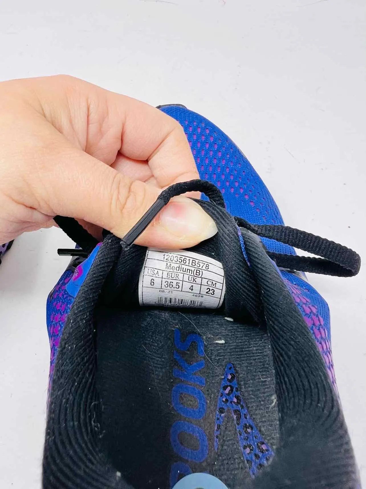 Chaussures de sport Brooks taille 6 en mesh violet/noir à imprimé animalier
