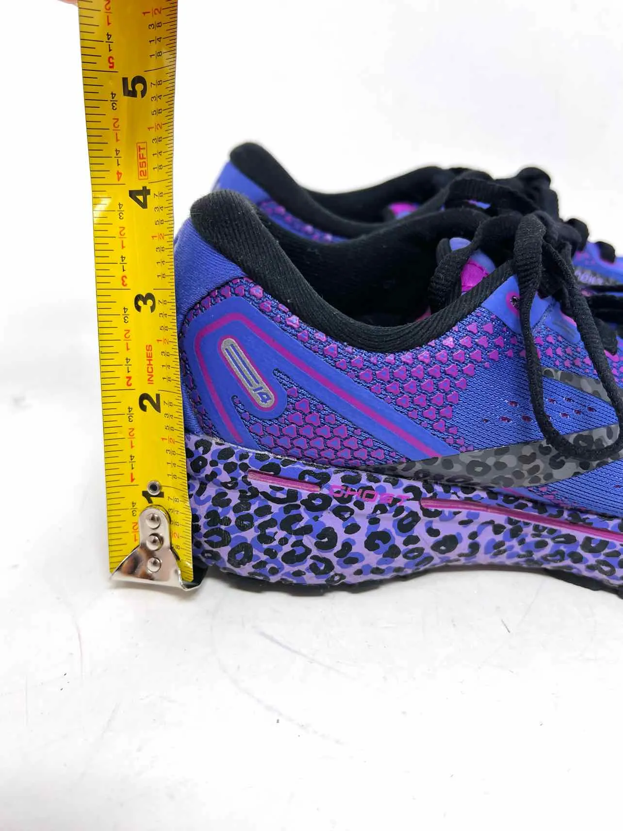 Chaussures de sport Brooks taille 6 en mesh violet/noir à imprimé animalier