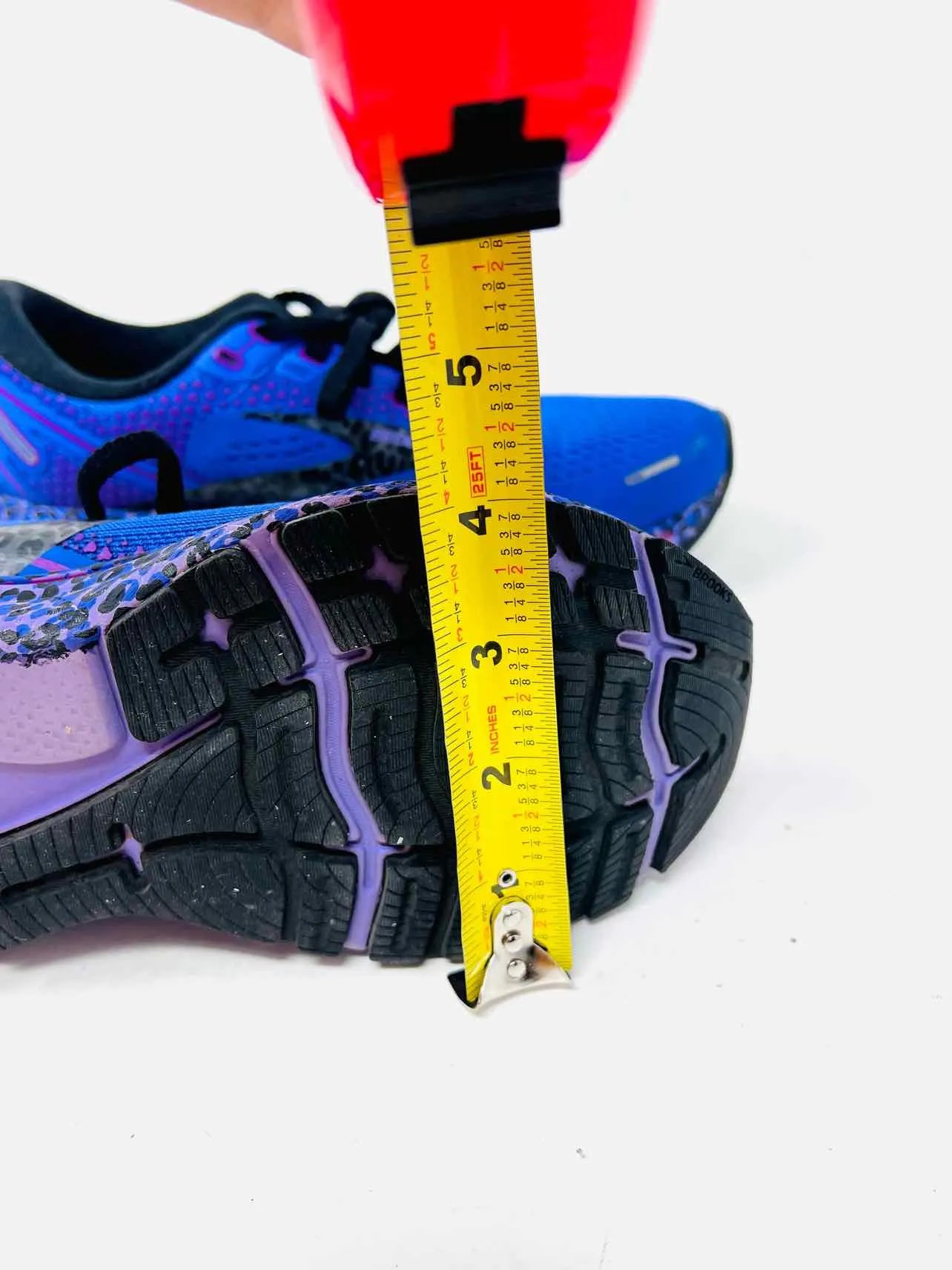 Chaussures de sport Brooks taille 6 en mesh violet/noir à imprimé animalier