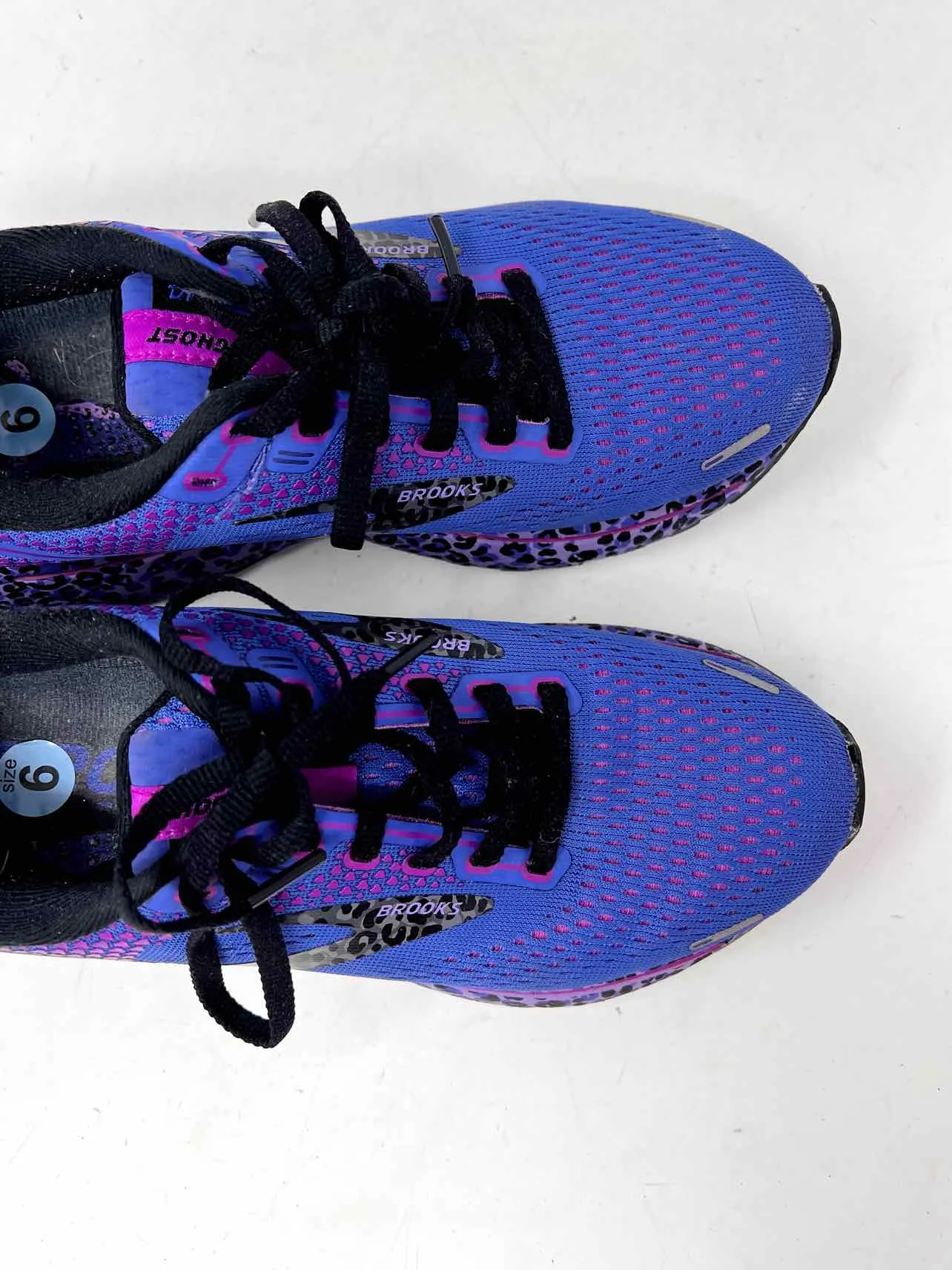 Chaussures de sport Brooks taille 6 en mesh violet/noir à imprimé animalier