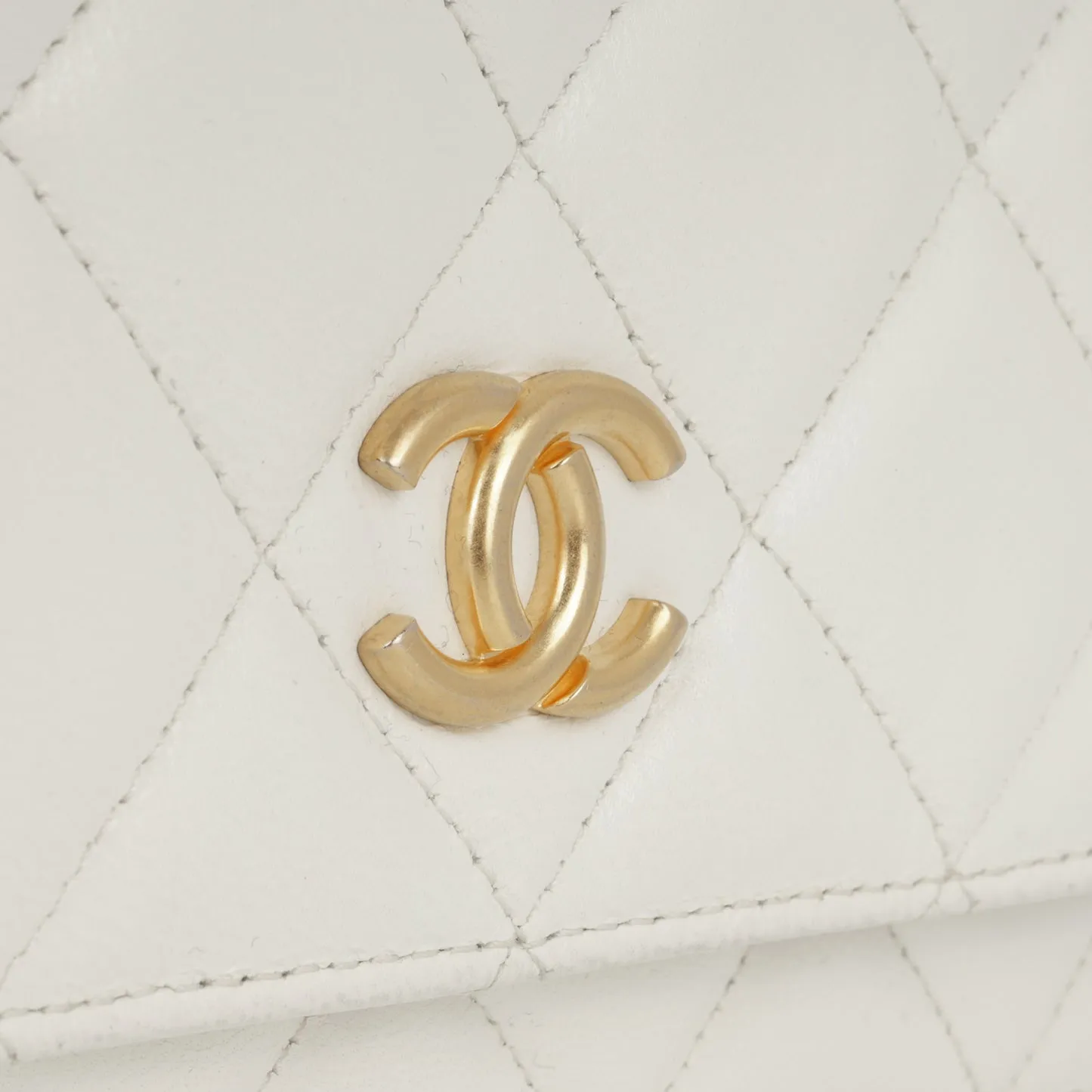 Chanel - Wallet on Chain - White Calfskin with Grommet Strap GHW - Pre-Loved
