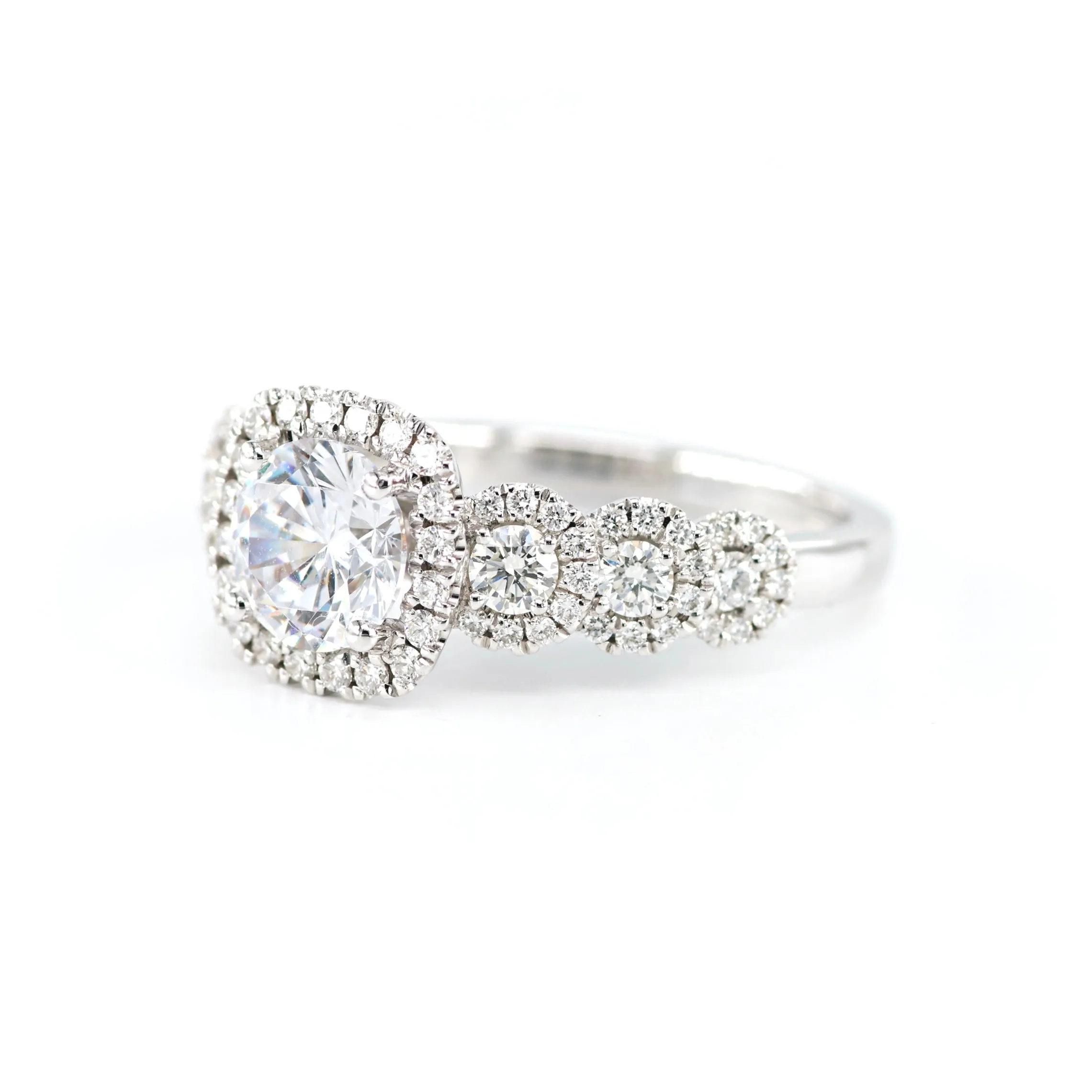 Cushion Halo Diamond Engagement Ring 4690064