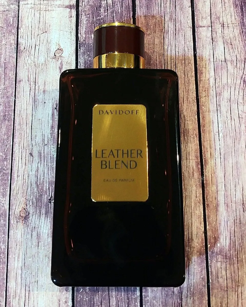 Davidoff Leather Blend floral-perfume-women-glass
