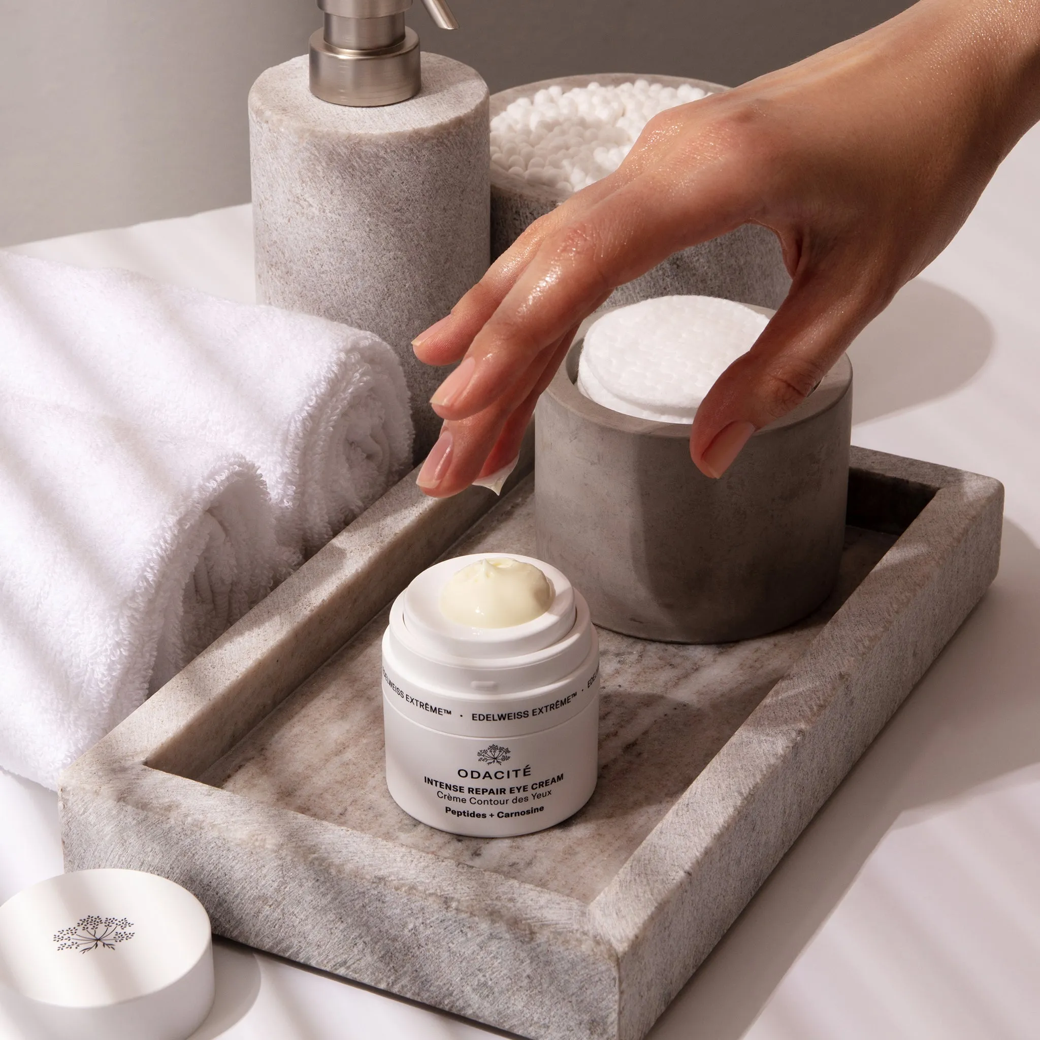 a tinted moisturizer,bubble moisturizer