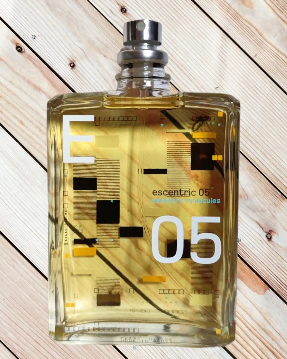 Escentric Molecules ESCENTRIC 05 floral-perfume-women-glass