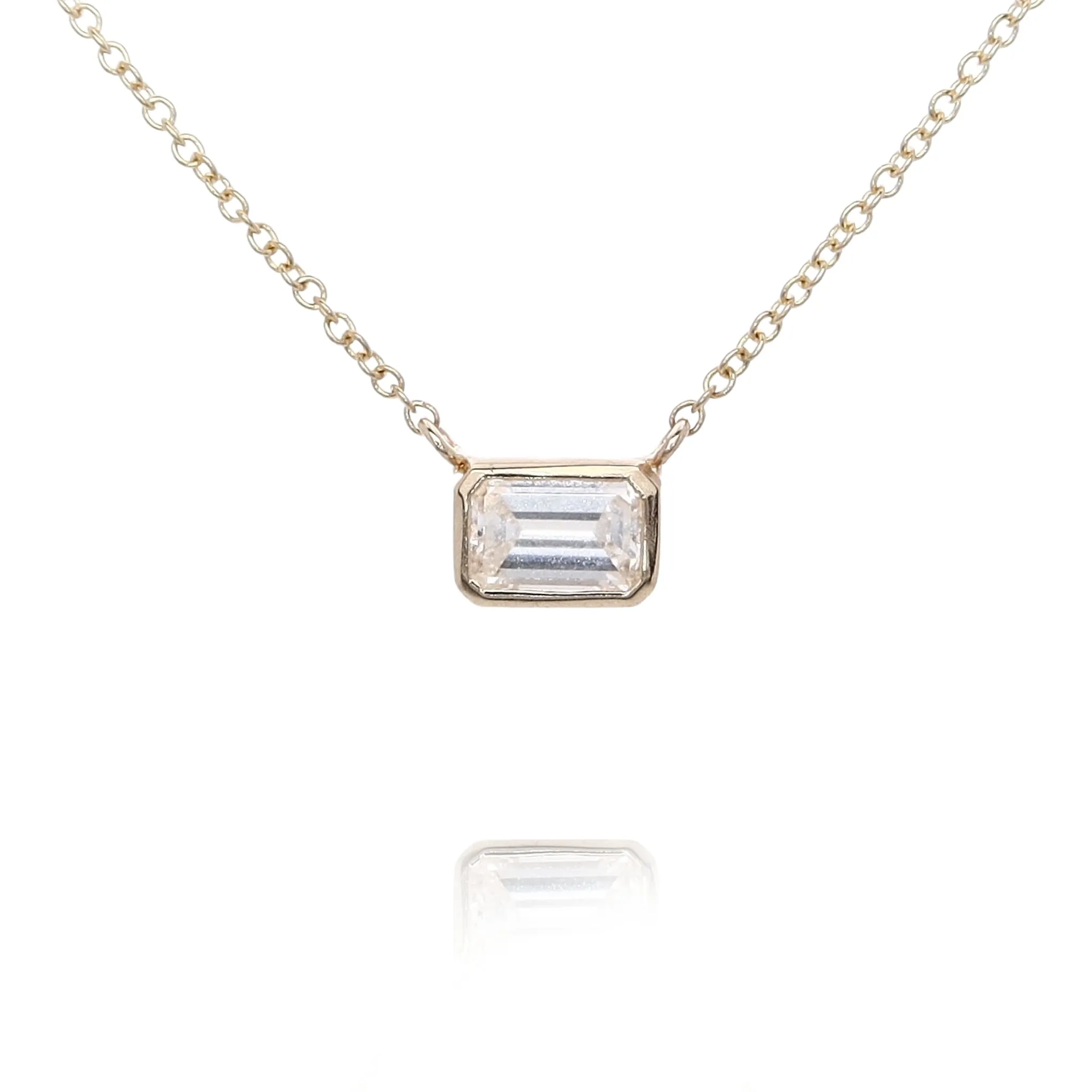 Estate 14 Karat Yellow Gold Solitaire Diamond Pendant Necklace 