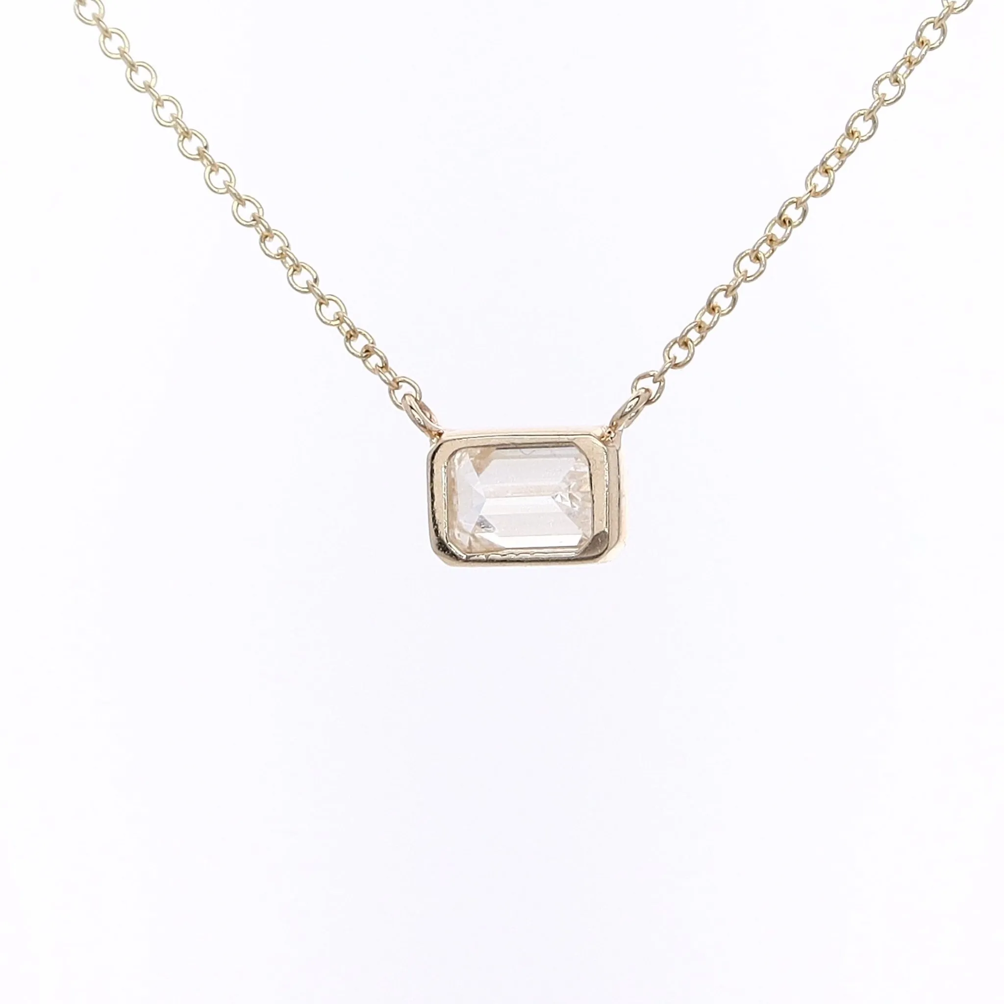 Estate 14 Karat Yellow Gold Solitaire Diamond Pendant Necklace