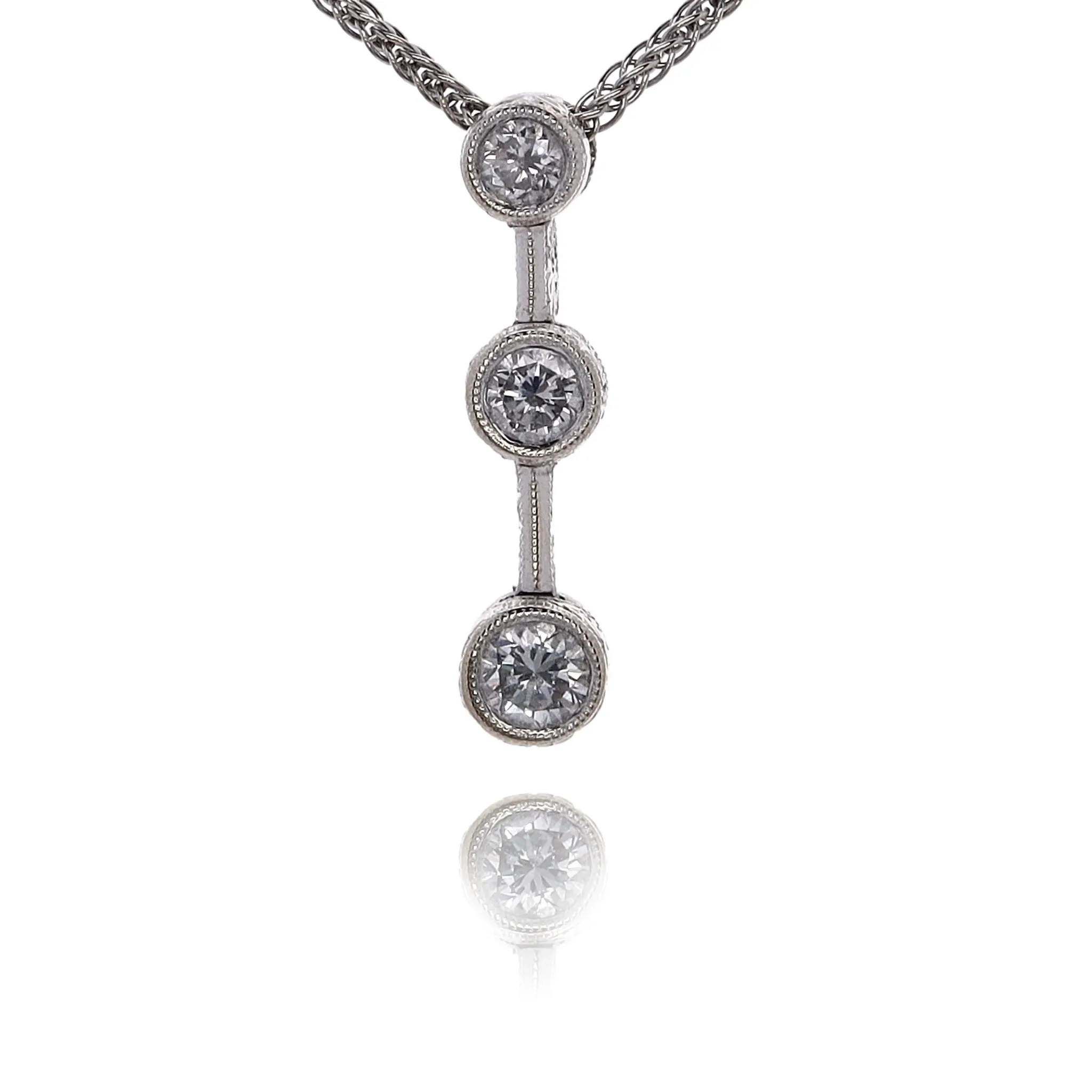 Estate 18 Karat White Gold Graduated Diamond Pendant Necklace 