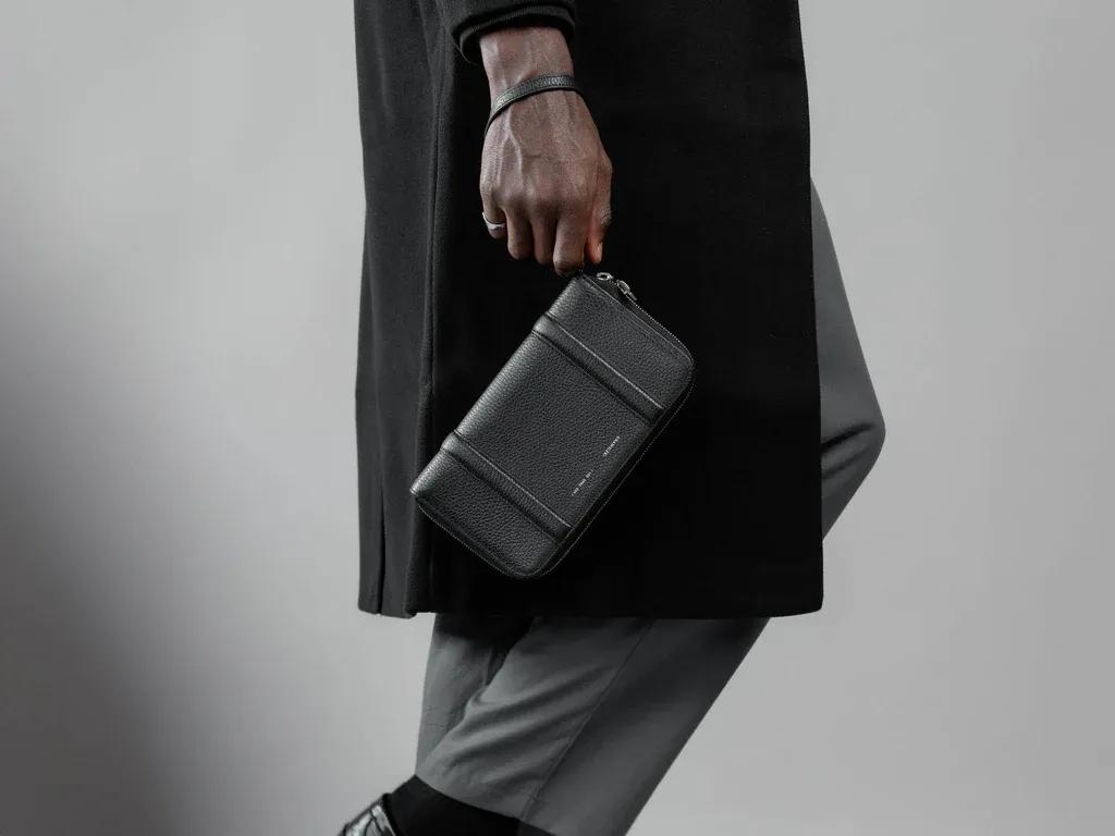 Grams(28) 105 Essential Zip Wallet