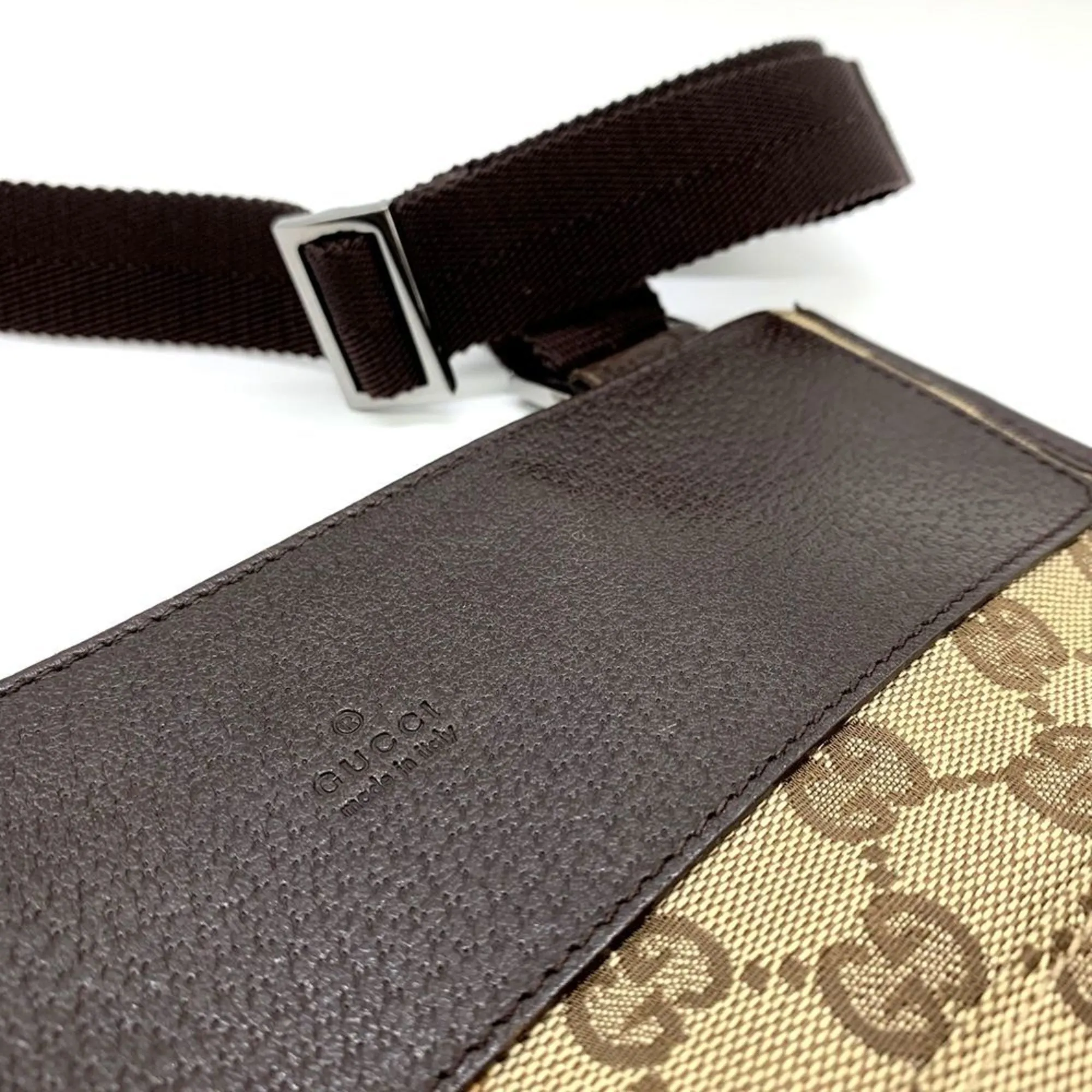 Gucci  Gg Canvas Shoulder Bag (Pre-Owned)