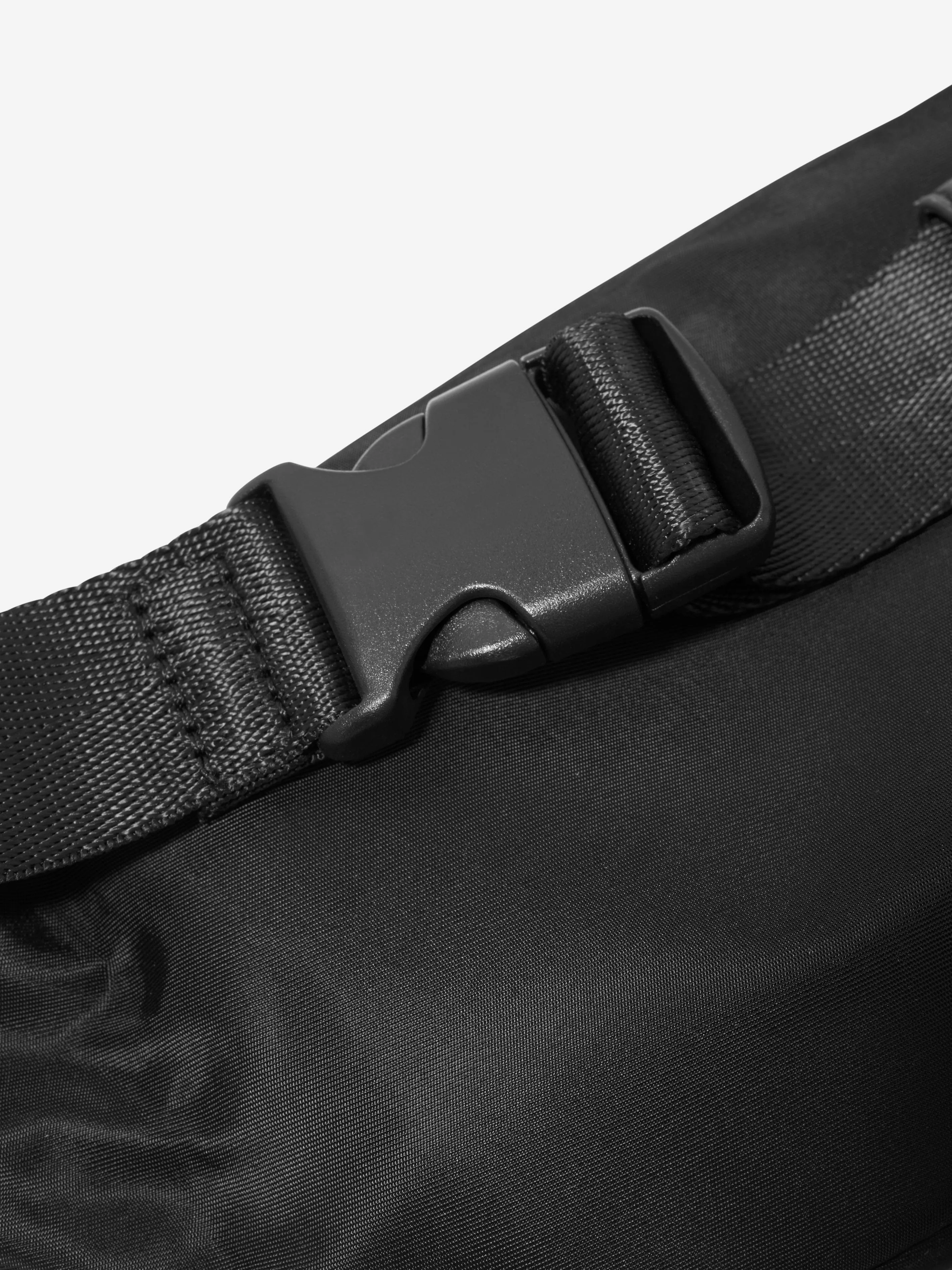 Guess Boys Belt Bag in Black (27cm)