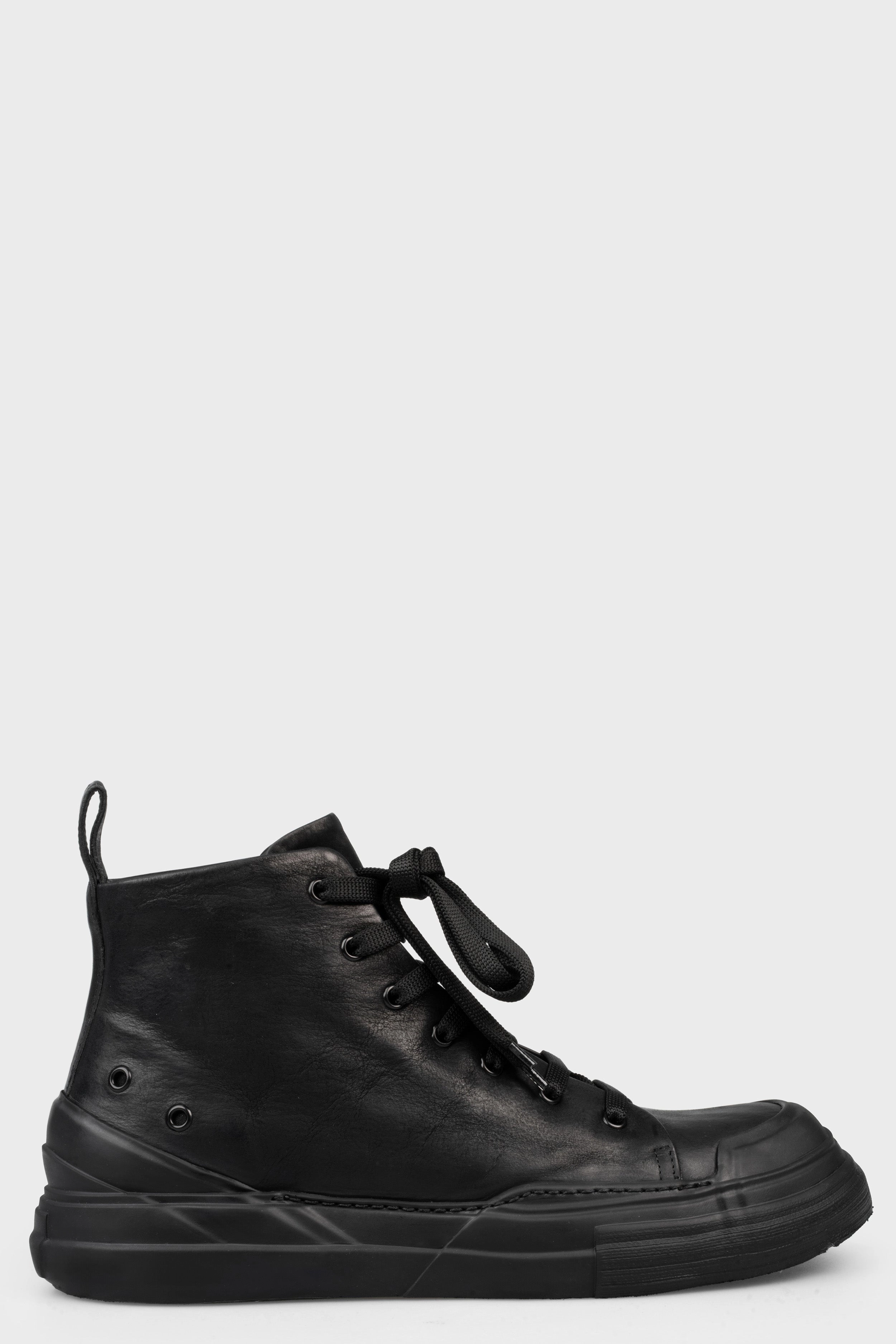 High top laced leather sneakers