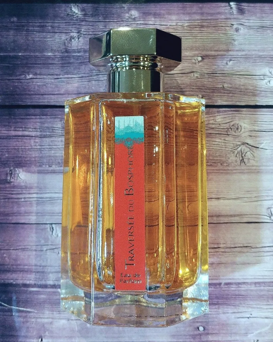 L'Artisan Parfumeur TRAVERSE DU BOSPHORE floral-perfume-women-glass
