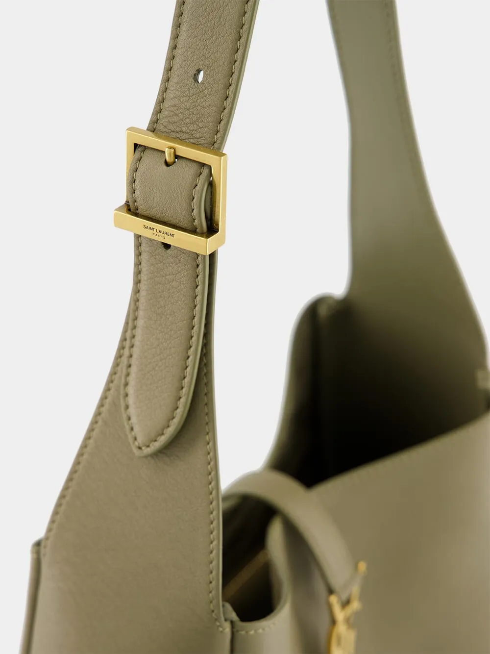 Le 5 ?? 7 Small in Strong Moss Grained Leather