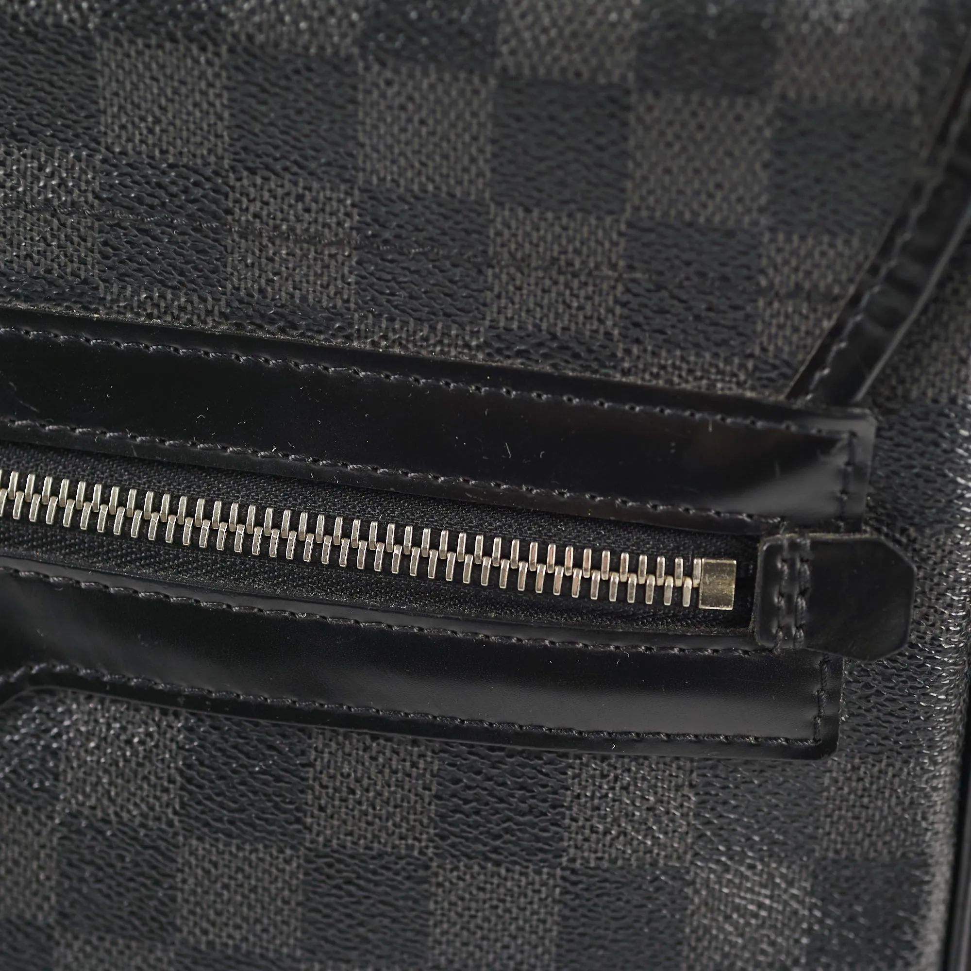 Louis Vuitton Damier Graphite MM