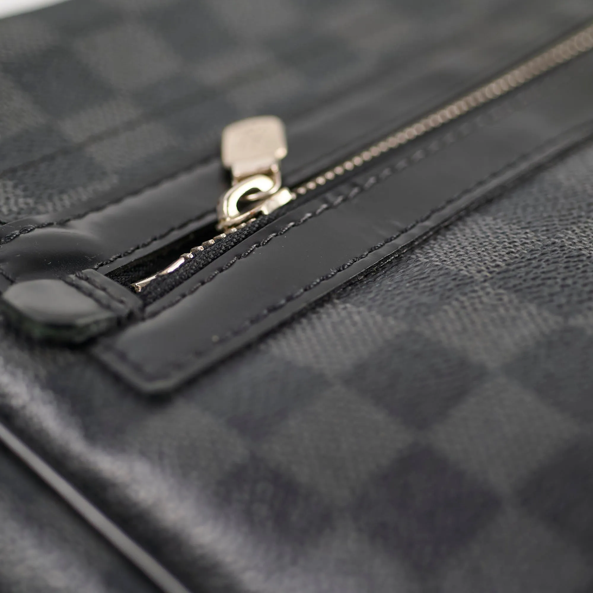 Louis Vuitton Damier Graphite MM