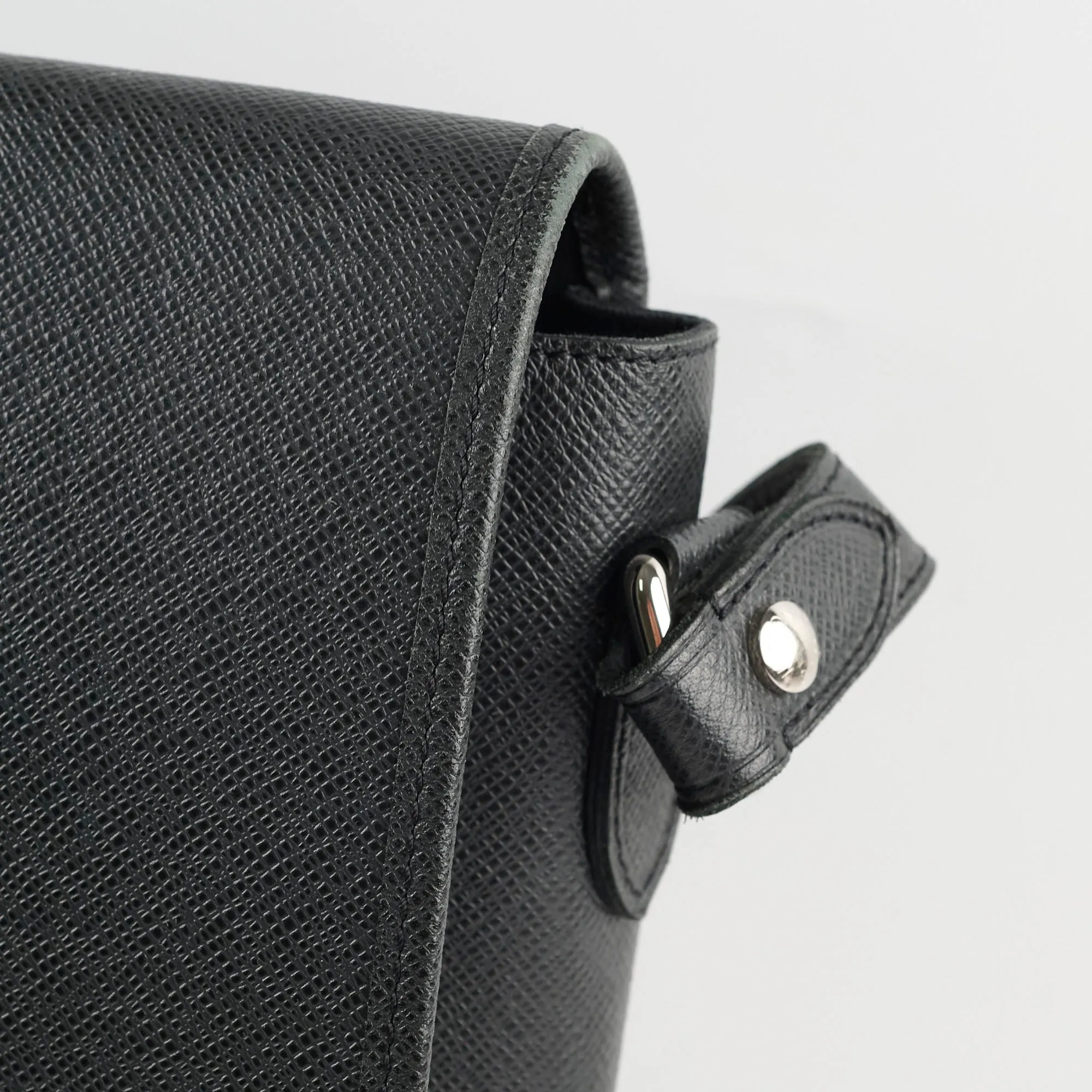 Louis Vuitton Mens Messenger Bag