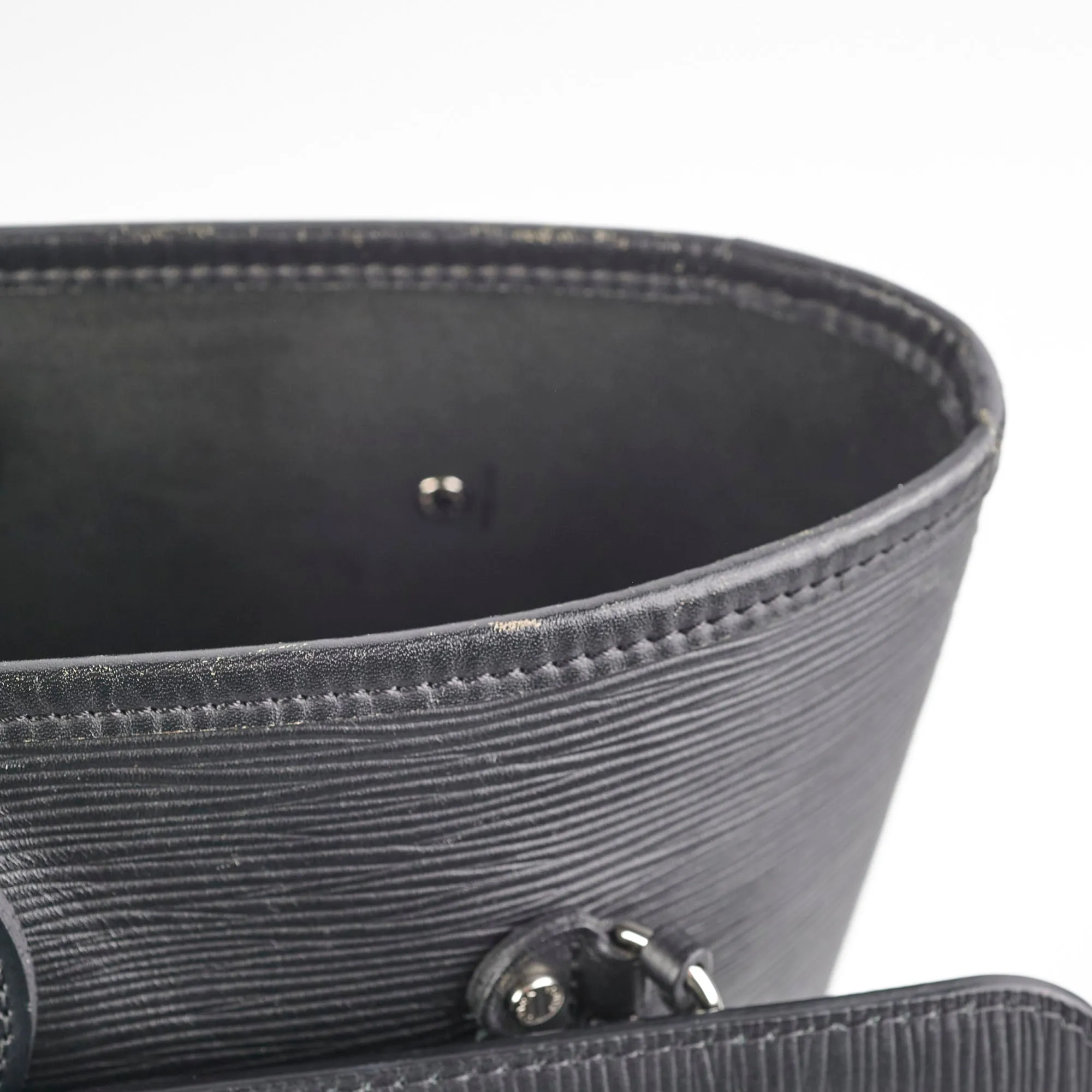 Louis Vuitton Neverfull MM Epi Black