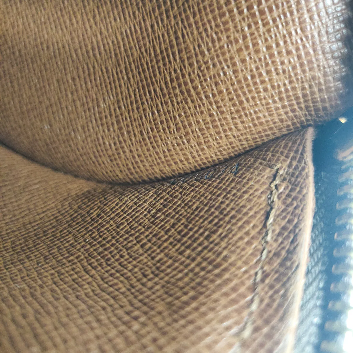 Louis Vuitton Papillion 26