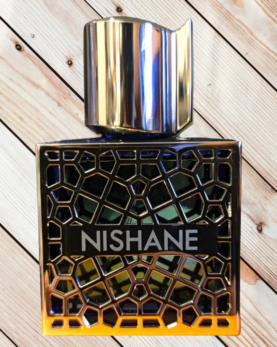 Nishane MANA floral-perfume-women-glass