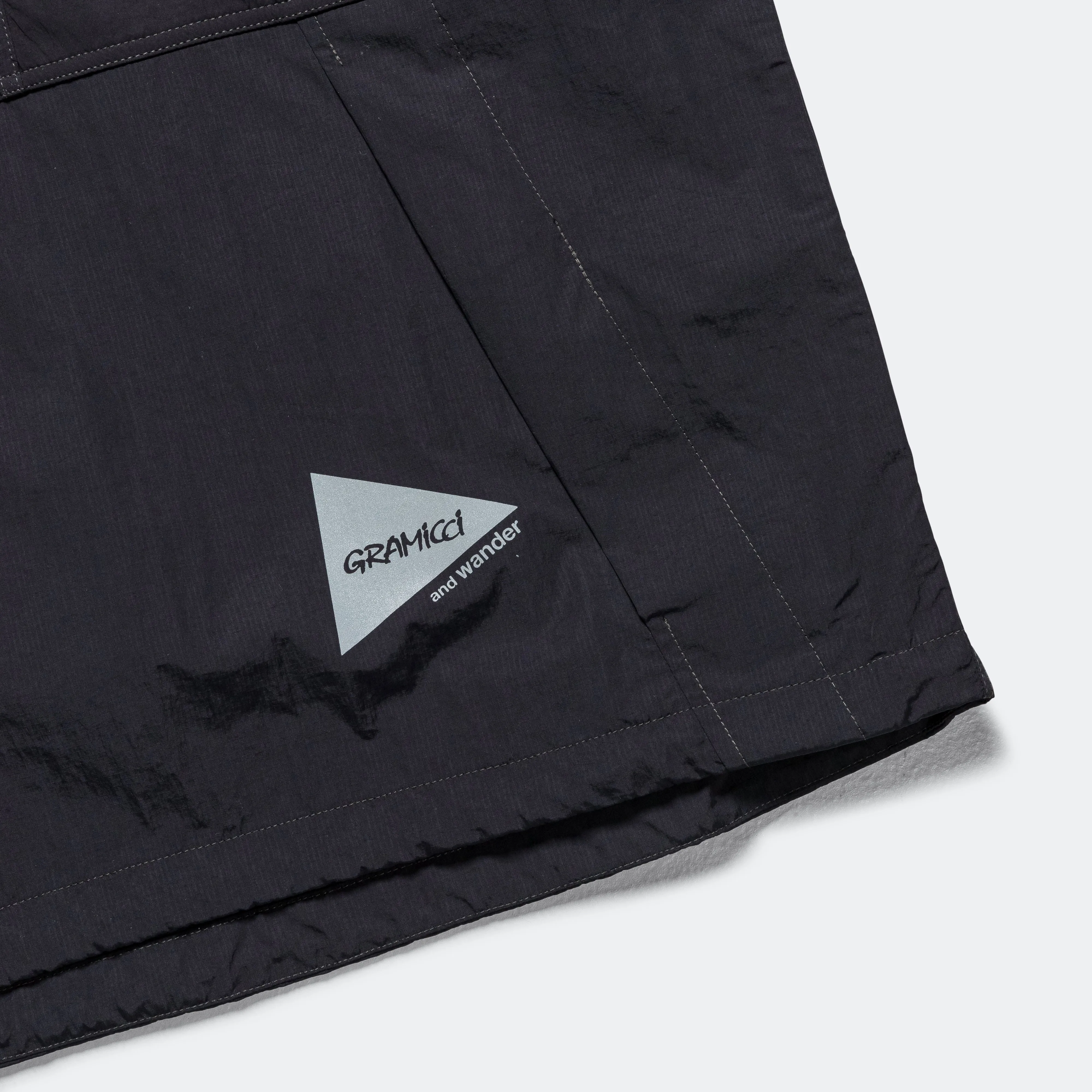 Patchwork Wind Tee ?? and wander - Black