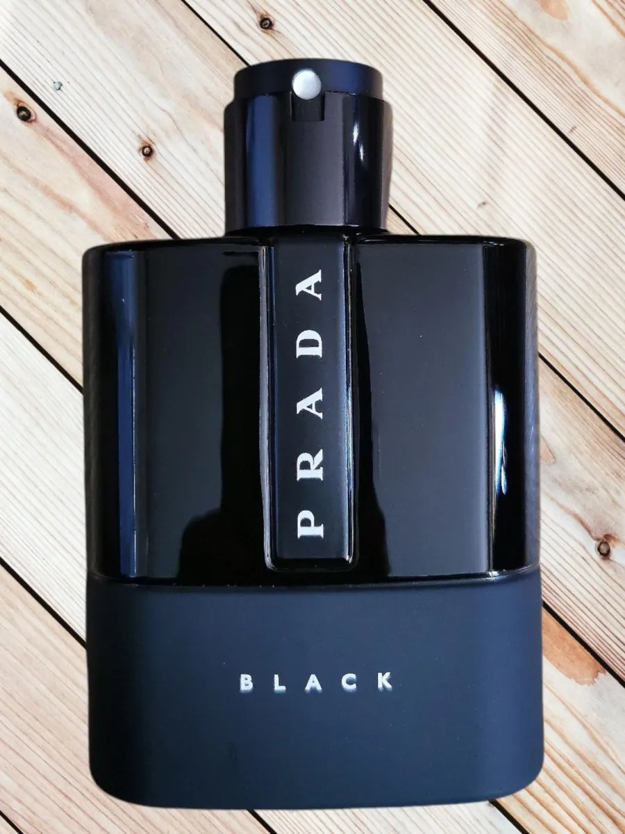 Prada LUNA ROSSA BLACK woody-spice-perfume-for-him