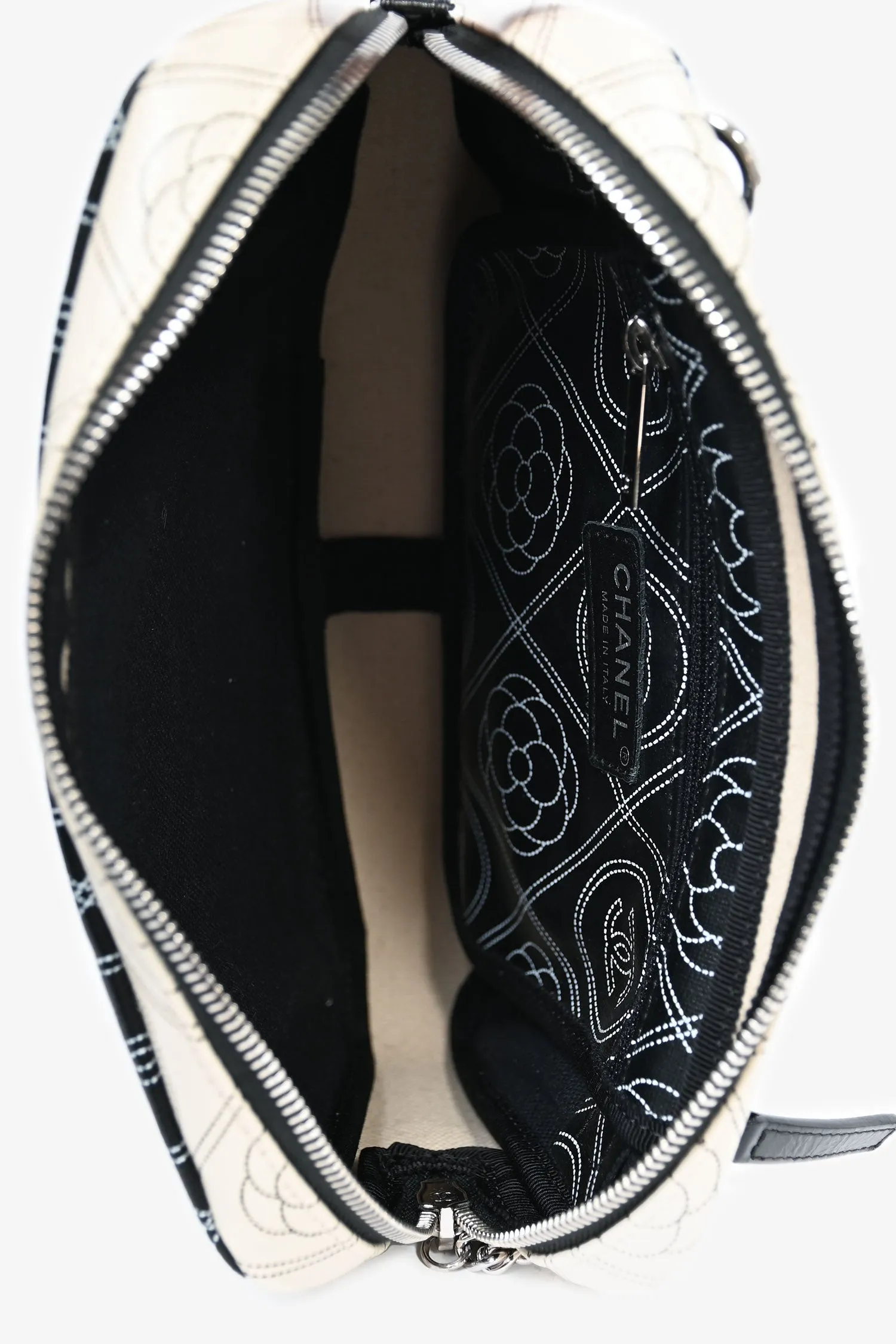 Pre-Loved Chanel? 2017/18 Black/White Coated Canvas Camellia Logo Camera Bag with Strap