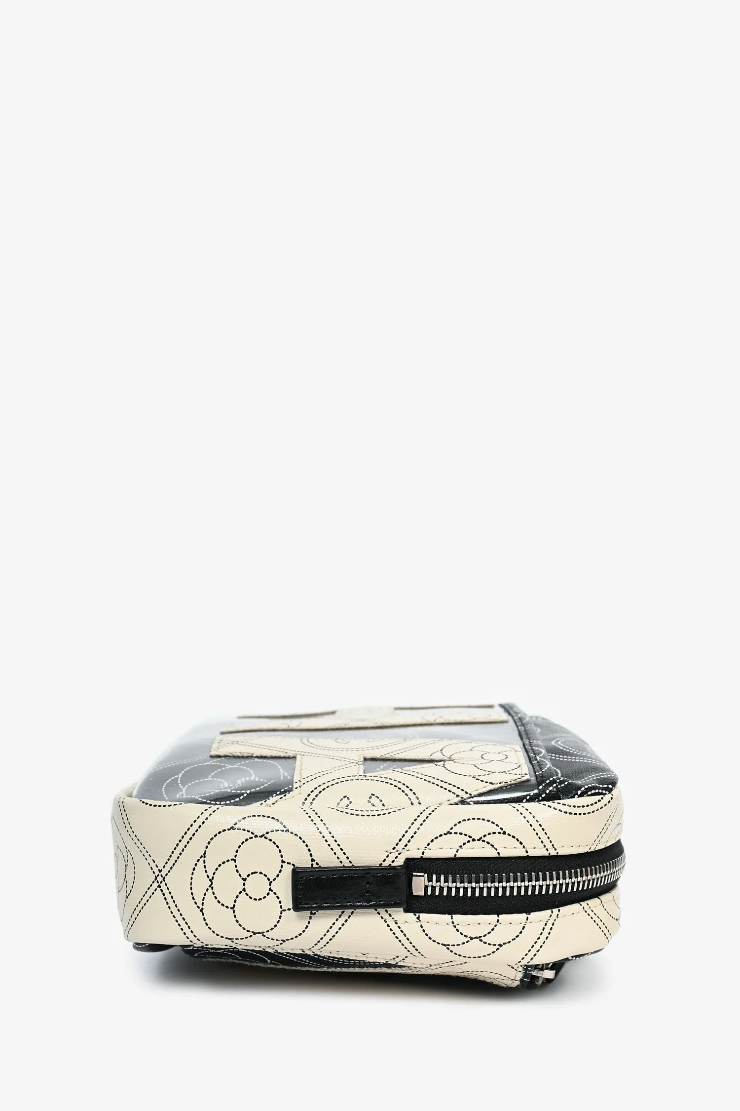 Pre-Loved Chanel? 2017/18 Black/White Coated Canvas Camellia Logo Camera Bag with Strap