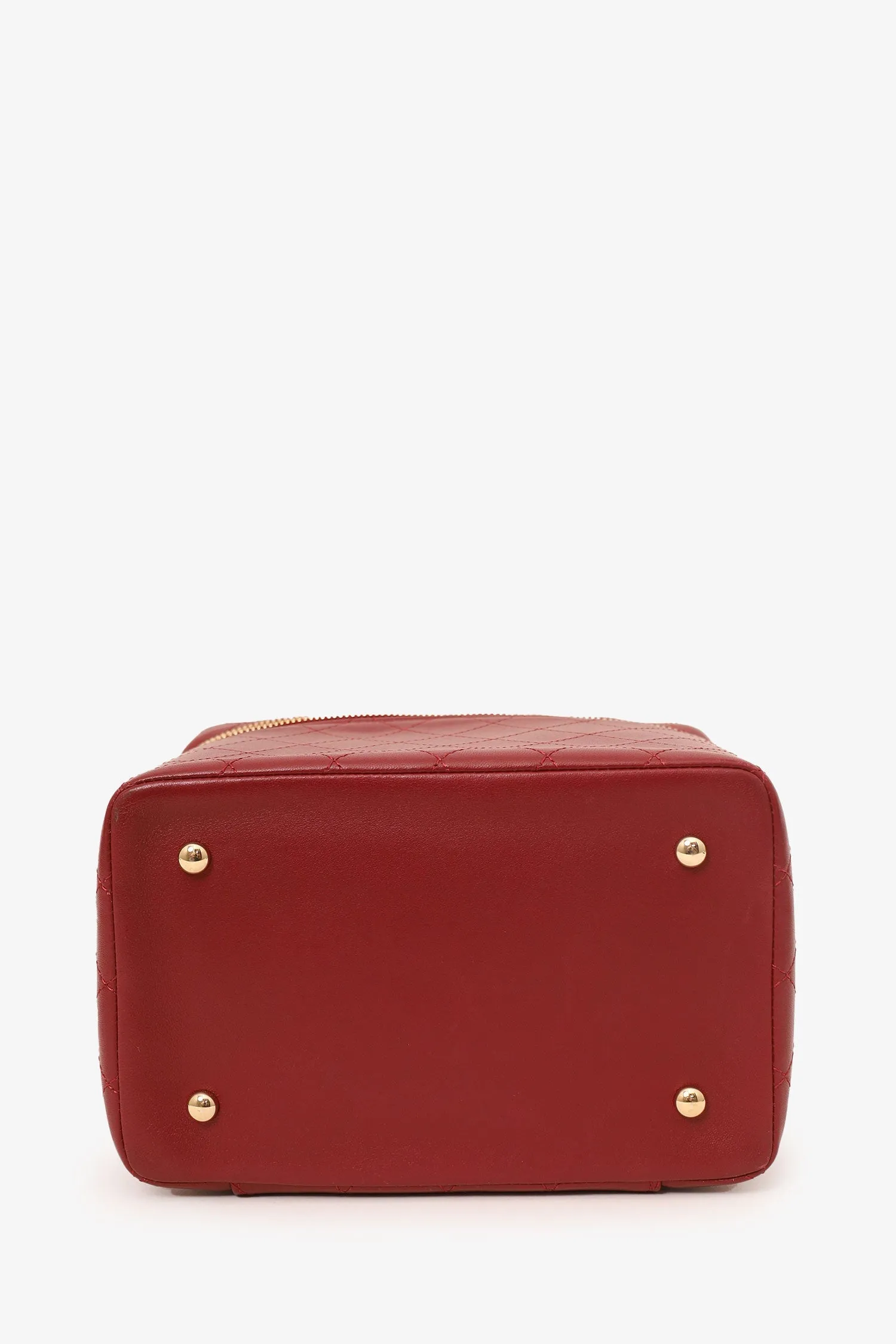 Pre-Loved Chanel? 2018 Red Lambskin Knock On Wood Vanity Case