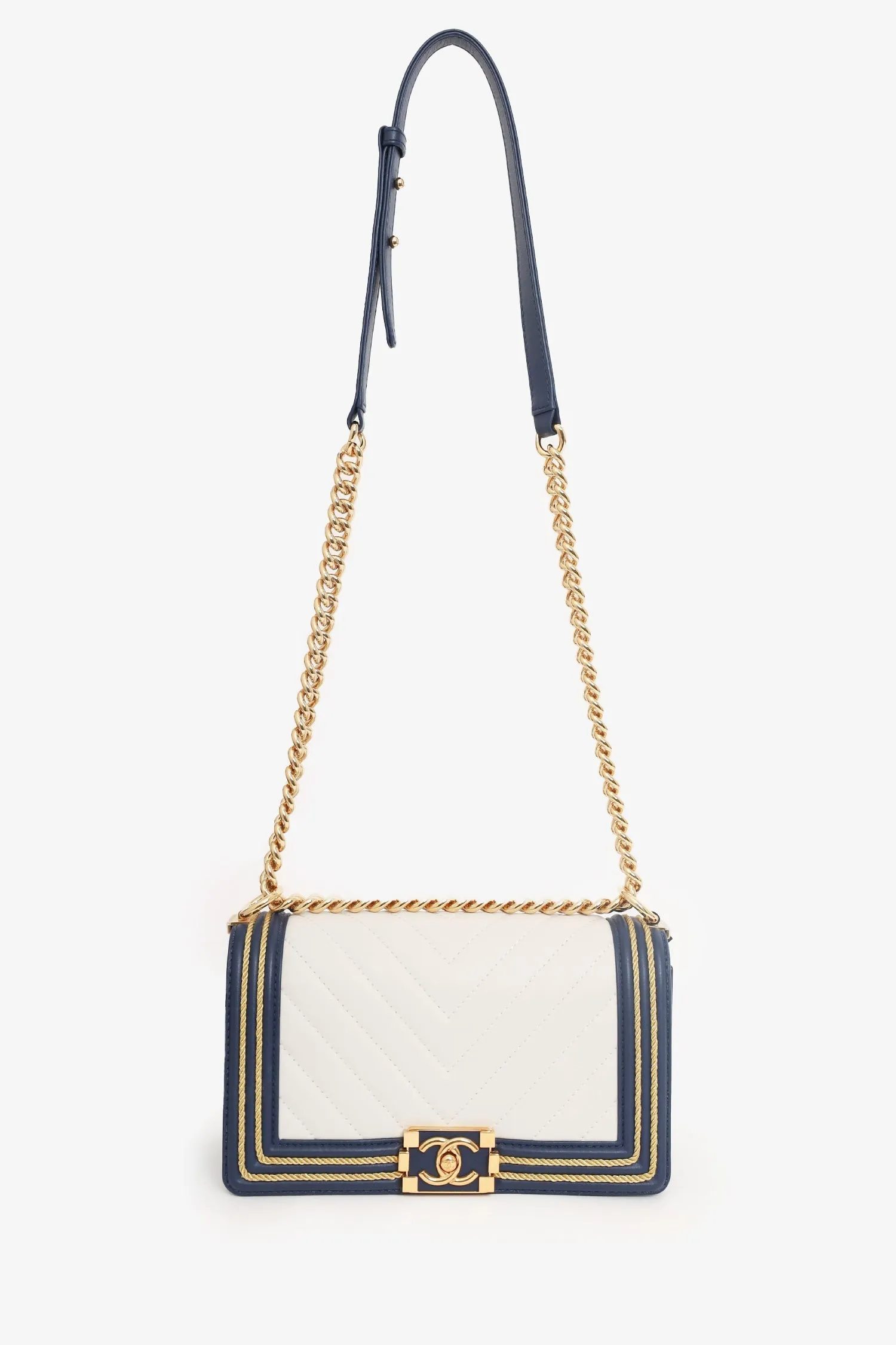 Pre-loved Chanel? 2018/19 White/Navy Calfskin Chevron Quilted Braided Medium Boy Bag