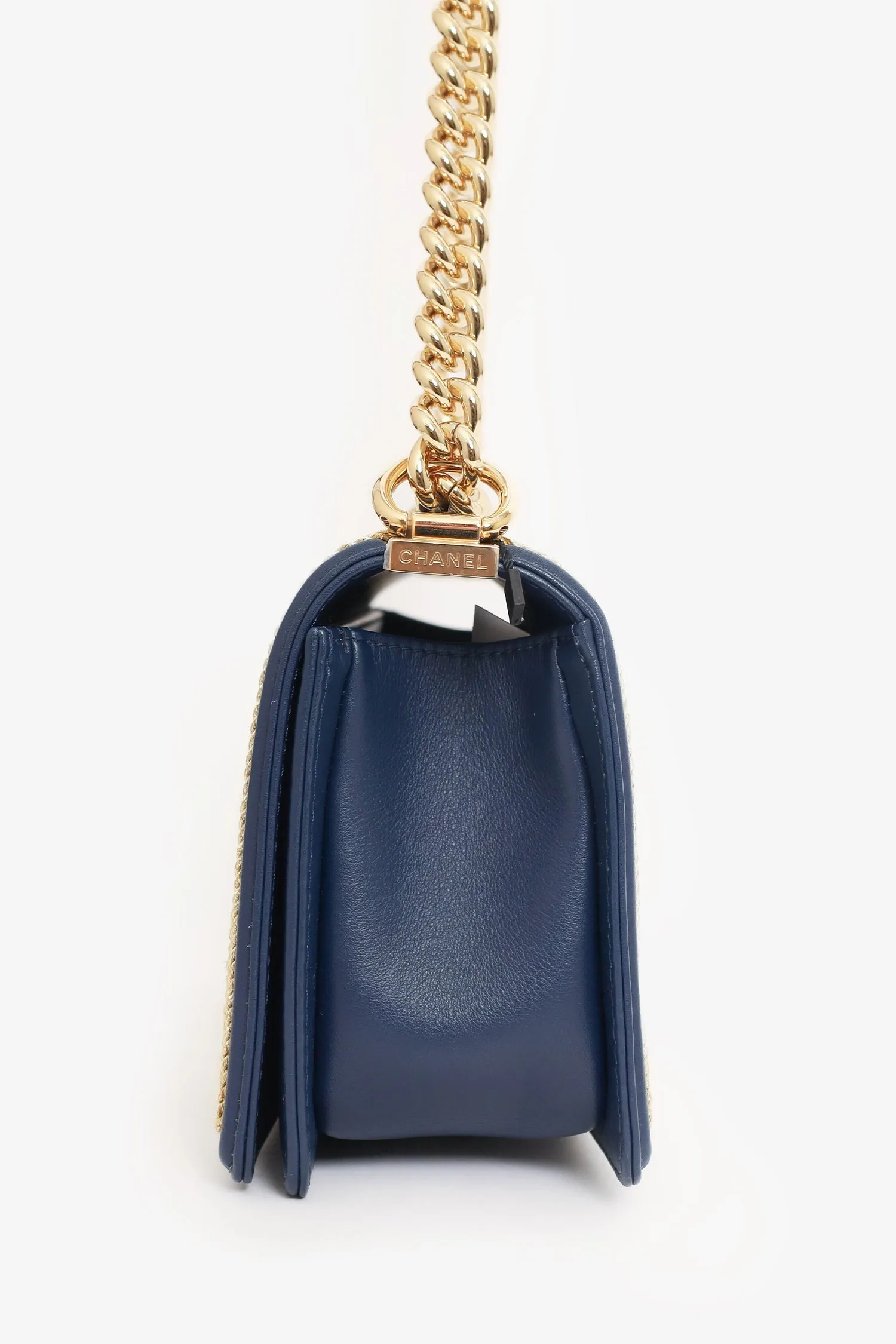 Pre-loved Chanel? 2018/19 White/Navy Calfskin Chevron Quilted Braided Medium Boy Bag