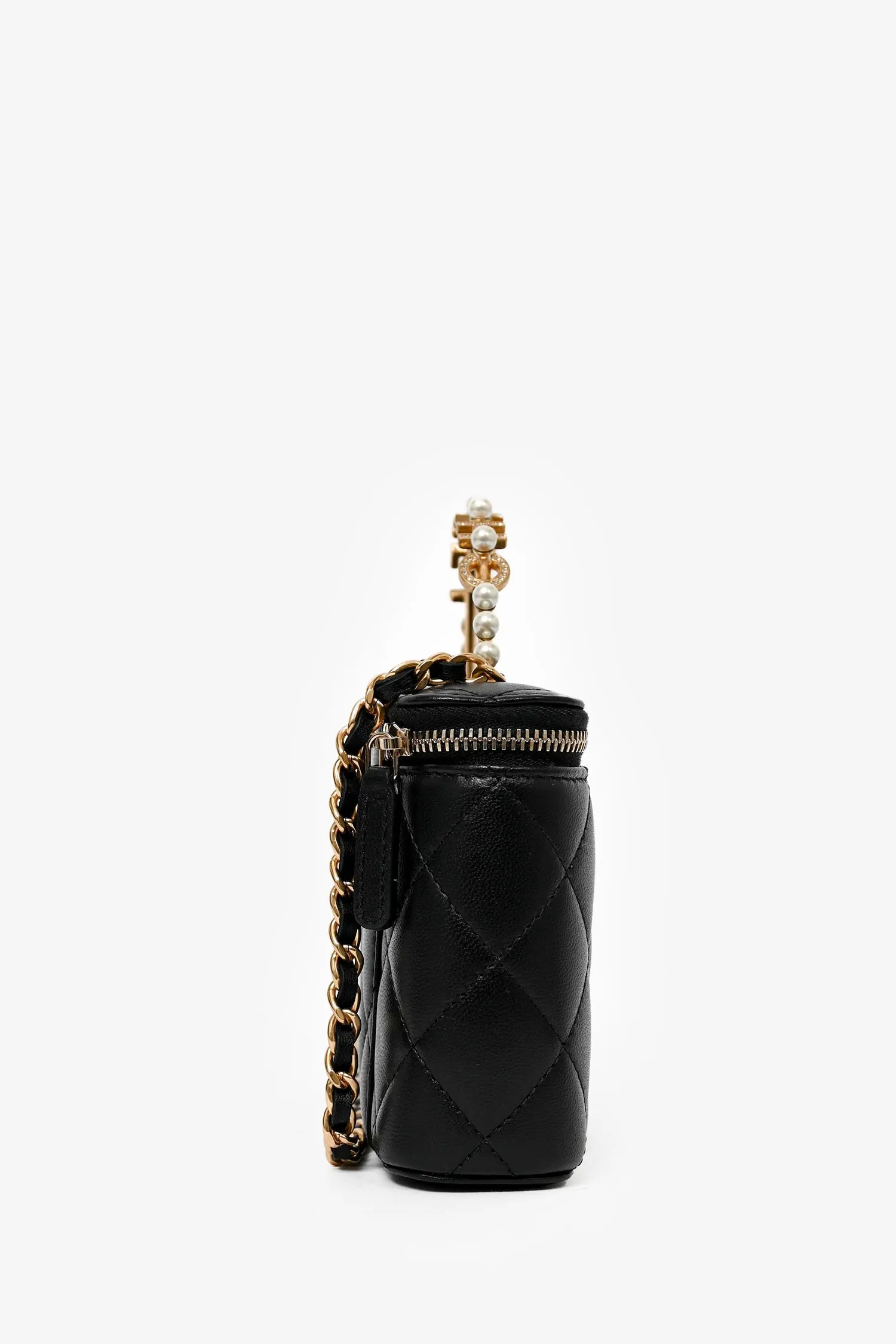 Pre-Loved Chanel? 2023 Black Lambskin Pearl CC Vanity Top Handle
