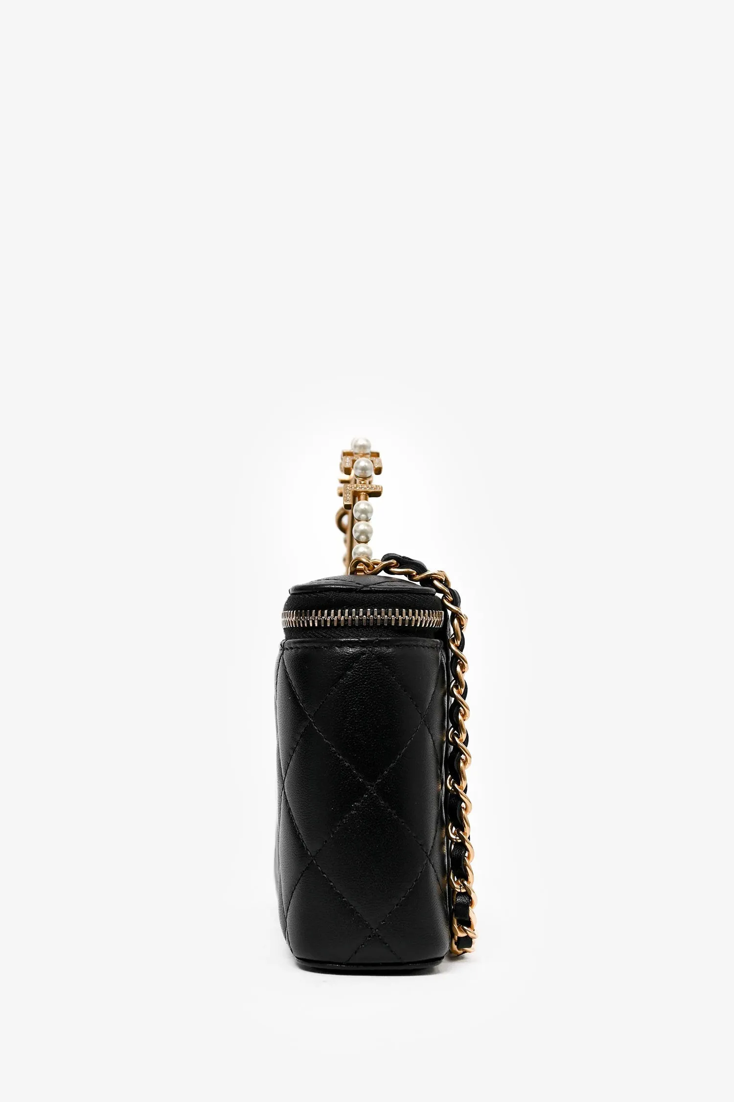 Pre-Loved Chanel? 2023 Black Lambskin Pearl CC Vanity Top Handle
