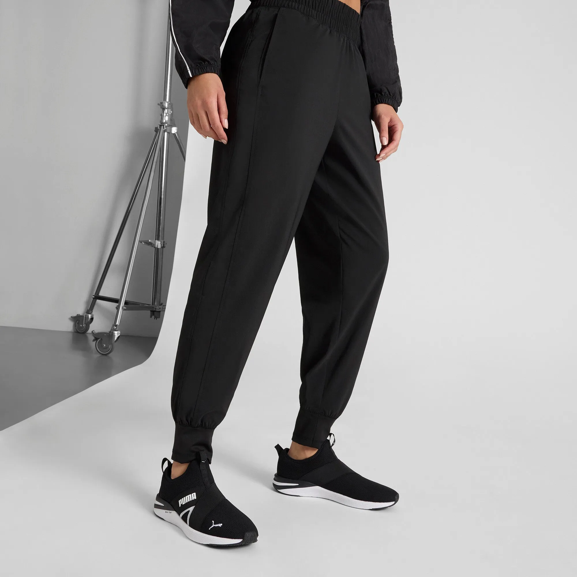 PUMA Women's Train Favorite Woven Pants