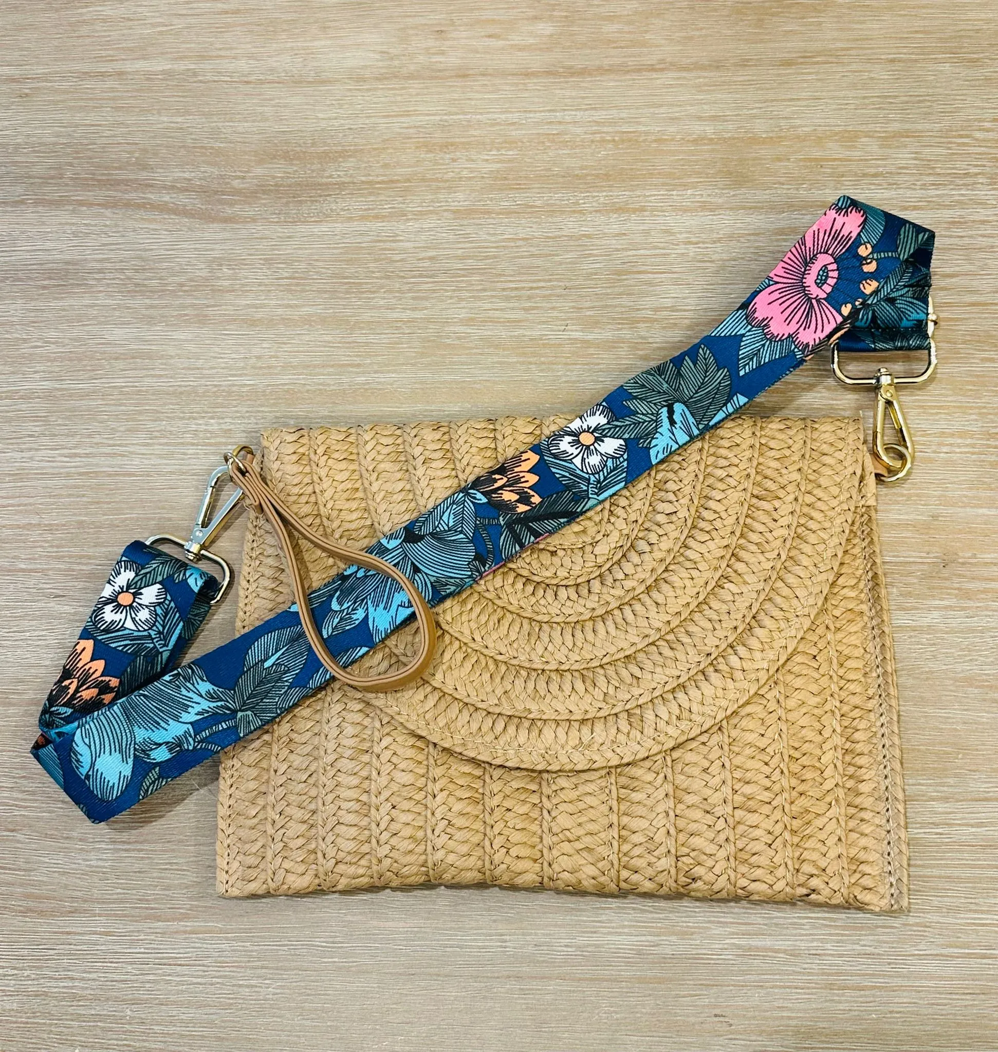 Spring Ari Clutch Buy 1 get 1 free wallets