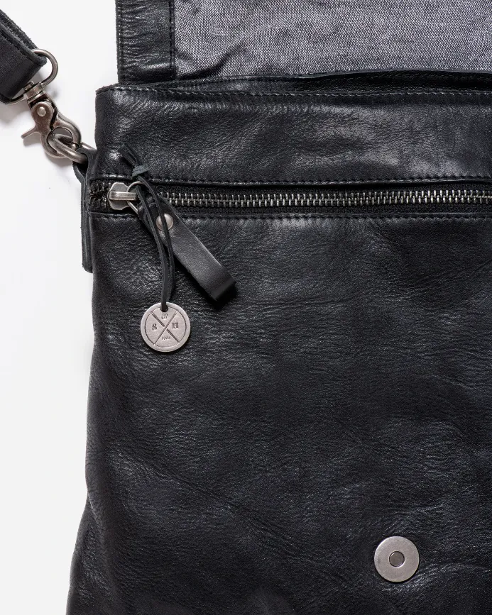 STITCH & HIDE WASHED LEATHER BERLIN REPORTER/SHOULDER BAG BLACK - FREE WALLET POUCH