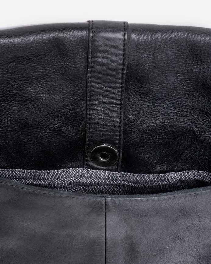 STITCH & HIDE WASHED LEATHER BERLIN REPORTER/SHOULDER BAG BLACK - FREE WALLET POUCH
