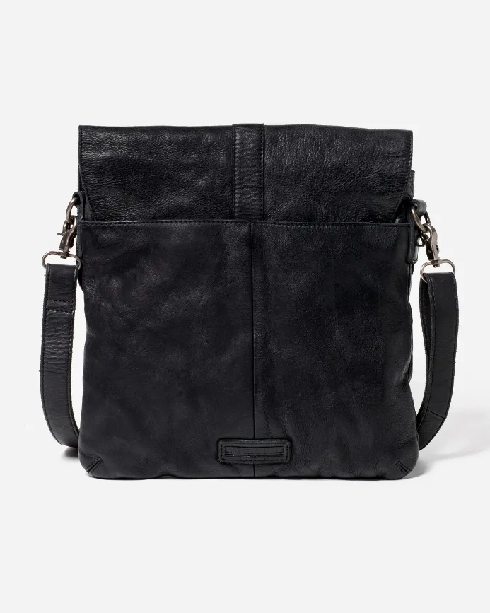STITCH & HIDE WASHED LEATHER BERLIN REPORTER/SHOULDER BAG BLACK - FREE WALLET POUCH