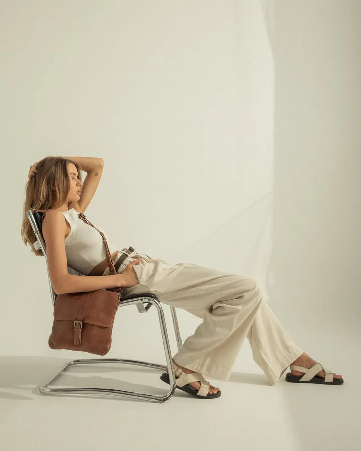 STITCH & HIDE WASHED LEATHER BERLIN REPORTER/SHOULDER BAG SADDLE BROWN -                                                                                             REE WALLET POUCH
