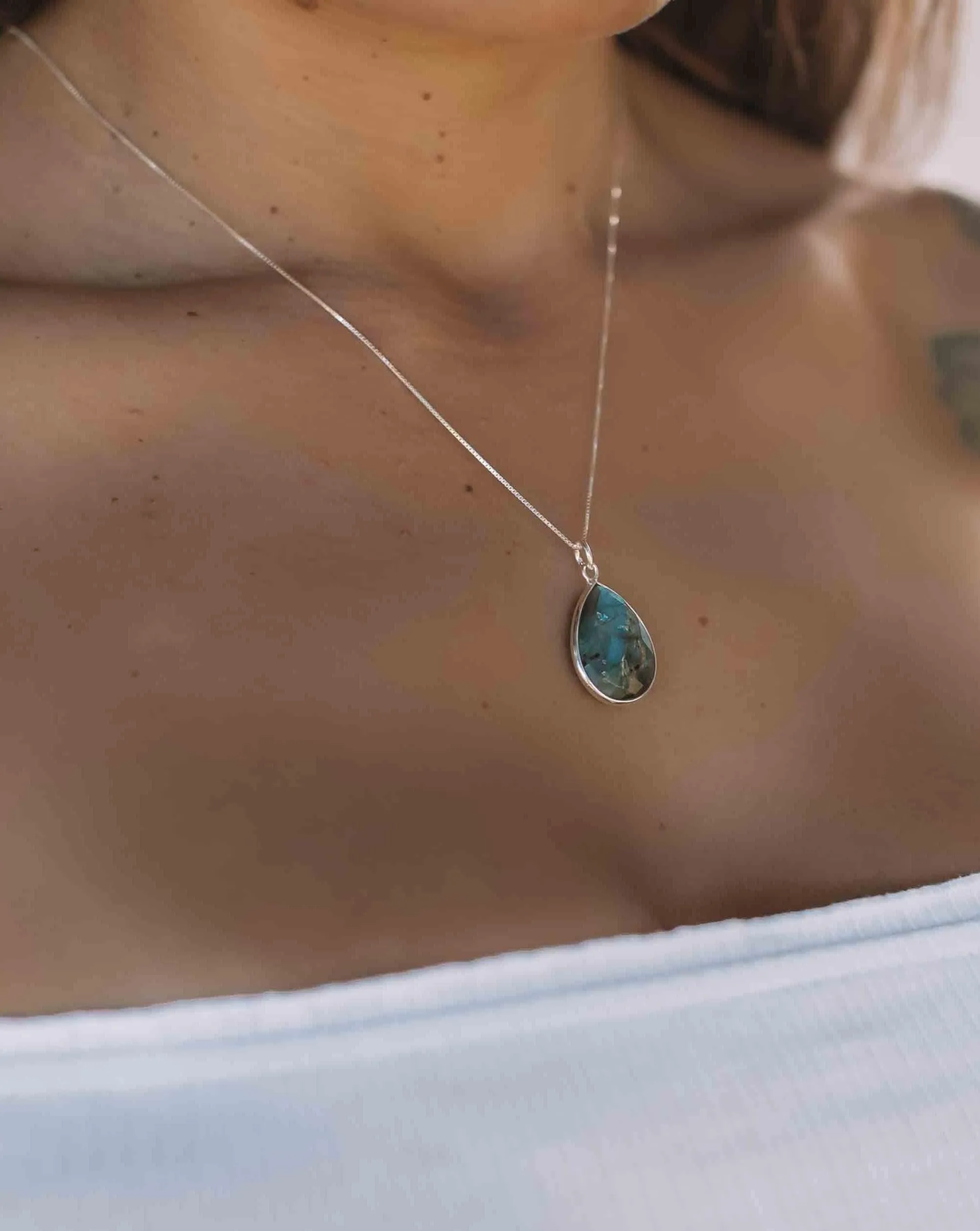 Suy Gemstone Necklace ~ Moonstone ~ Sterling Silver 925 ~MN012