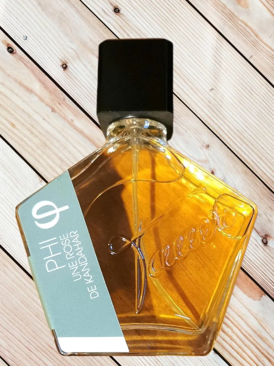 Tauer PHI UNE ROSE DE KANDAHAR woody-spice-perfume-for-him