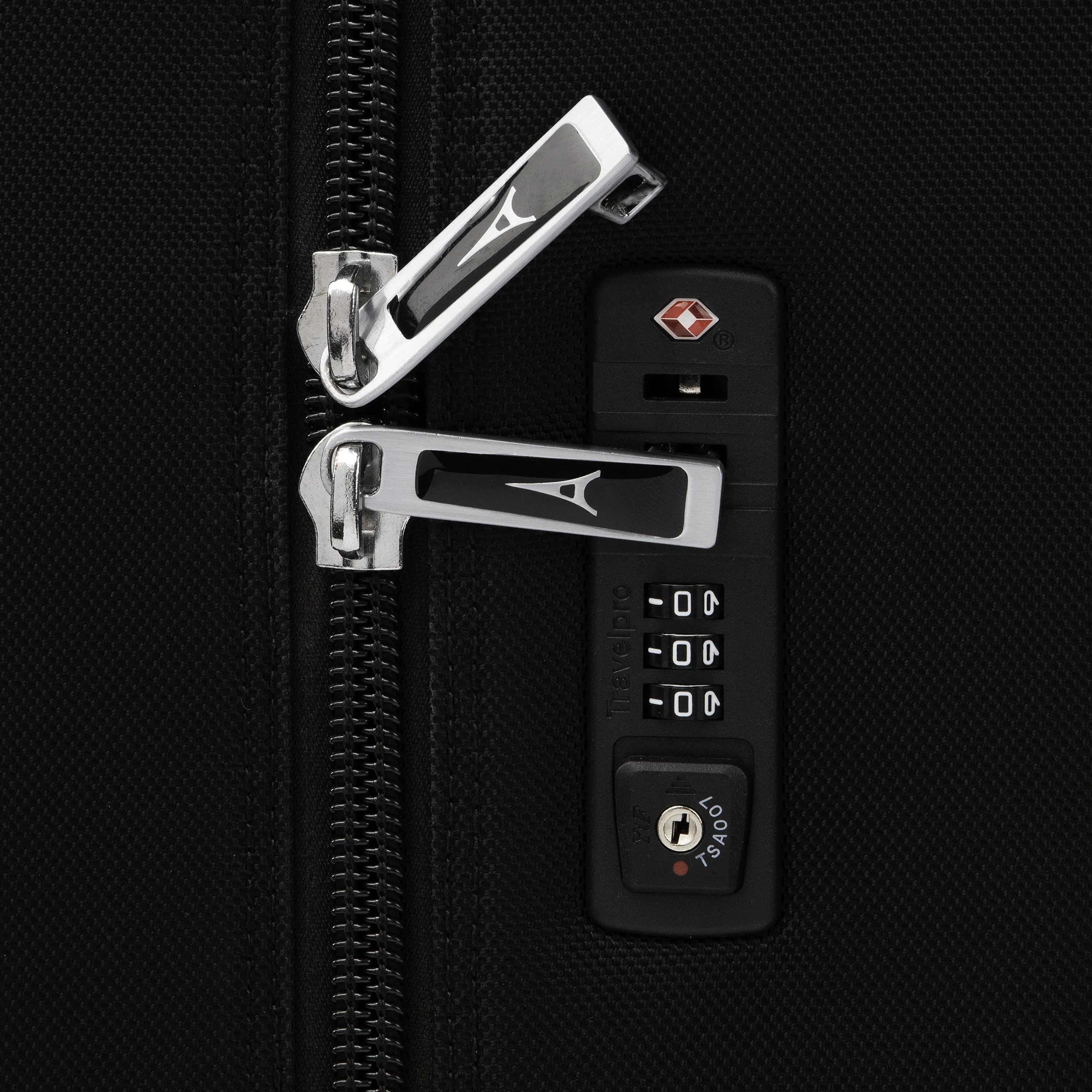 TravelPro Platinum Elite Valise à Roulettes pour Vêtements 50