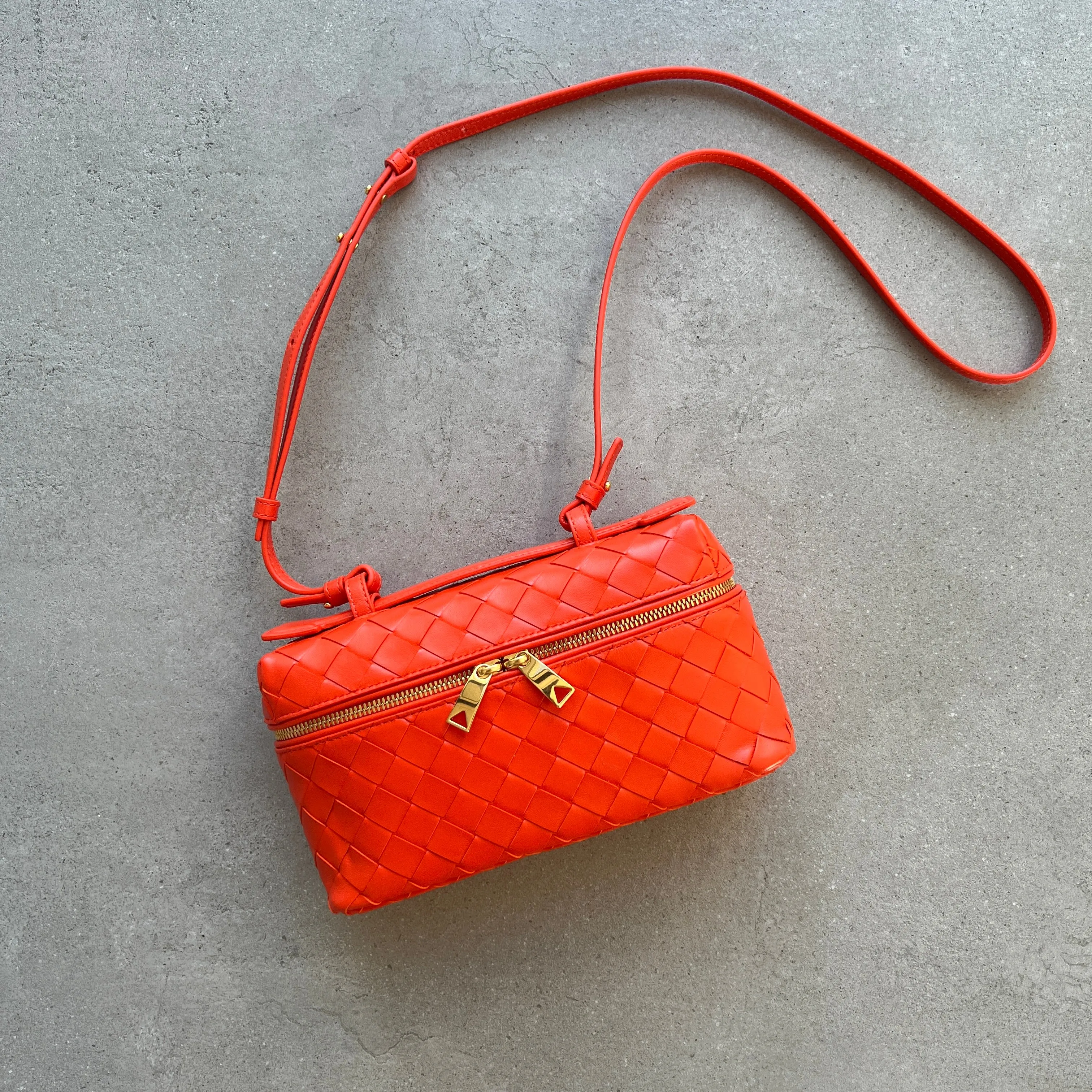Vanity  Bang Bang Crossbody, Orange