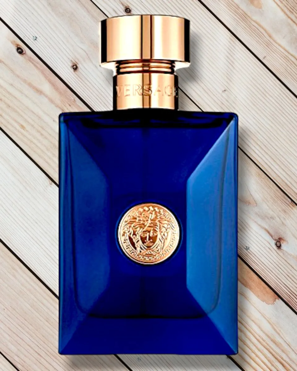 Versace DYLAN BLUE woody-spice-perfume-for-him