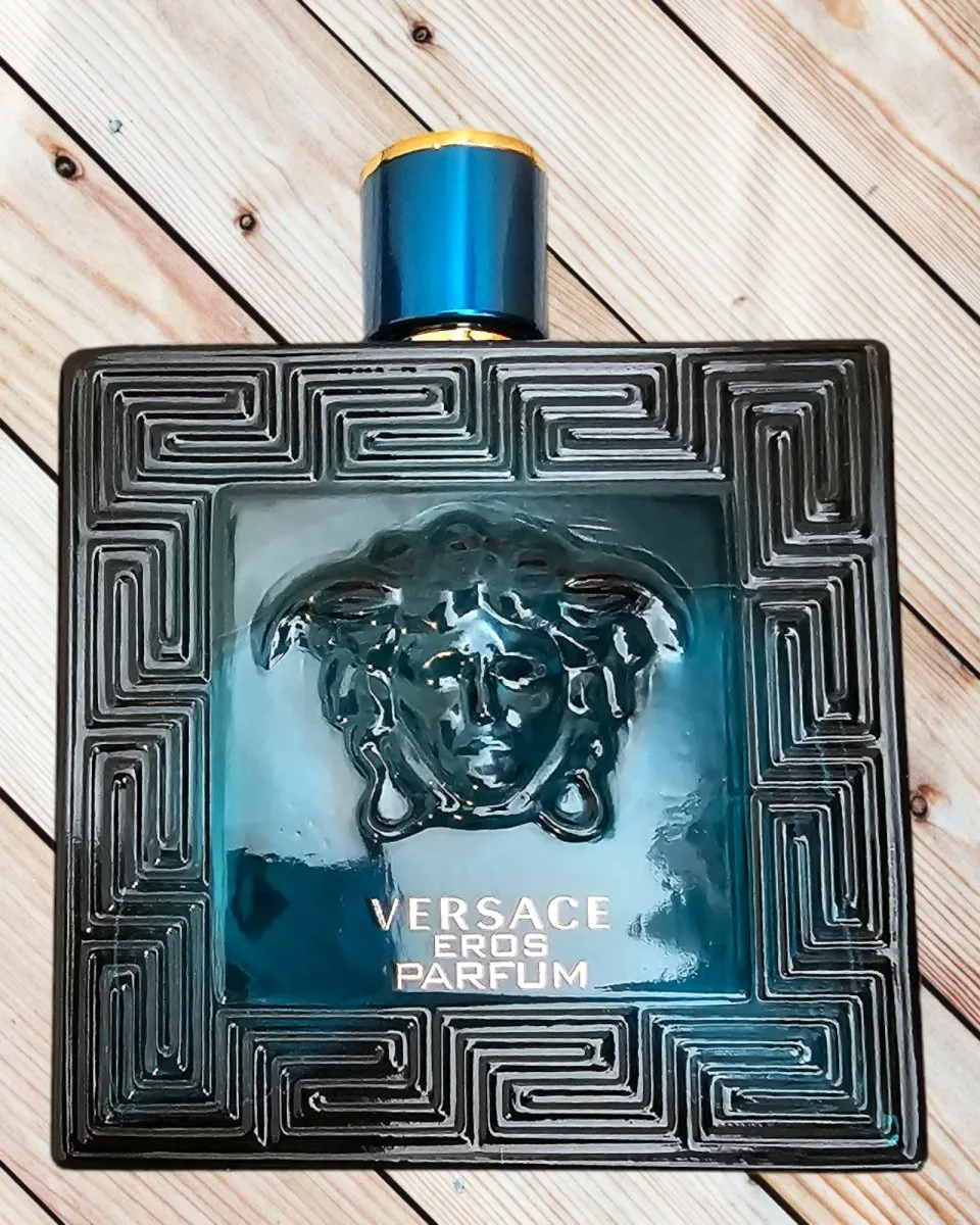 Versace EROS Parfum woody-spice-perfume-for-him