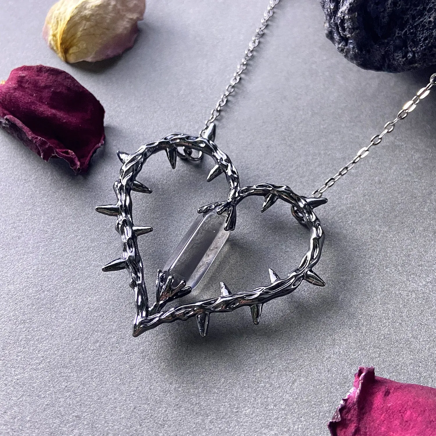 Wholesale Dark anime love thorn crystal retro thorn clavicle necklace