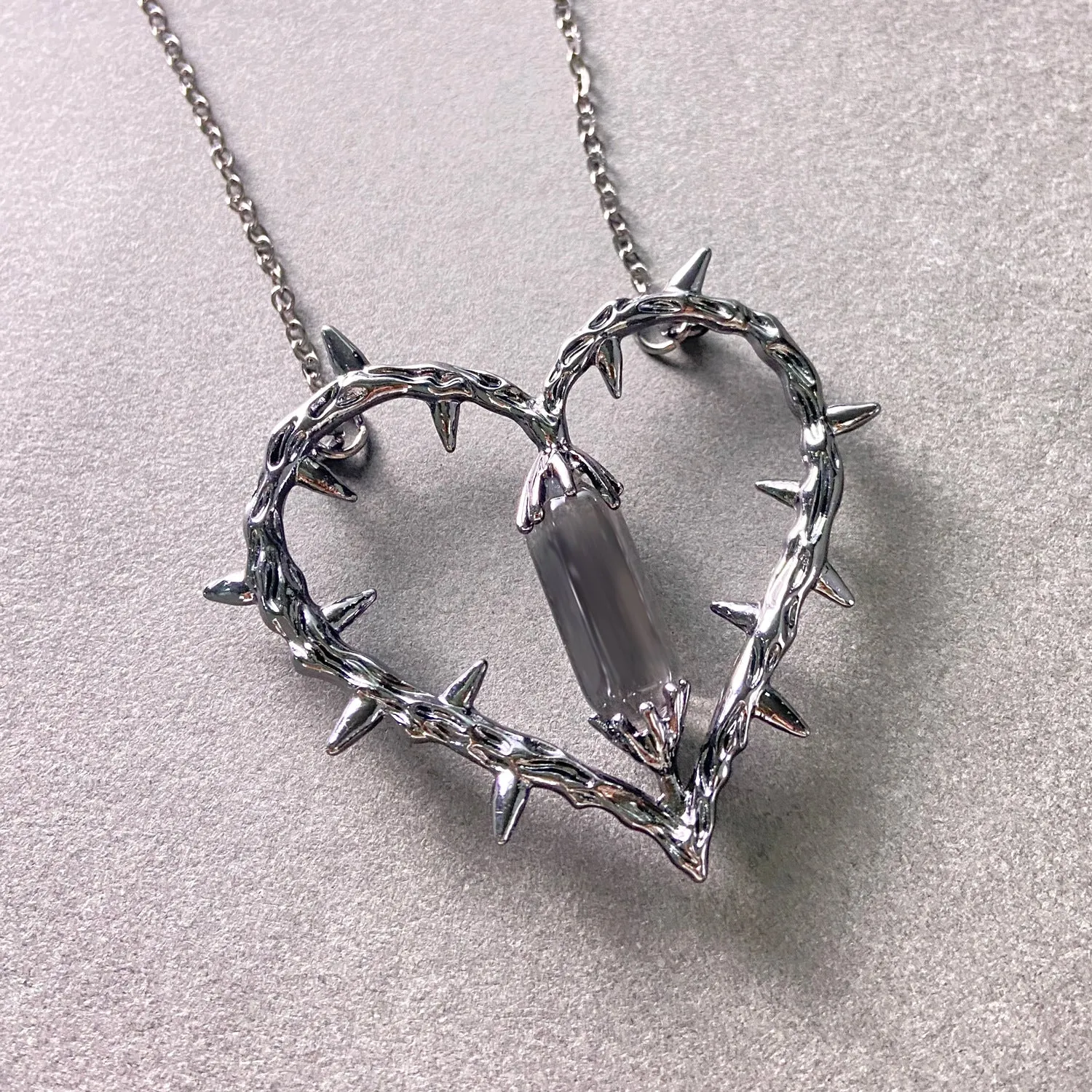 Wholesale Dark anime love thorn crystal retro thorn clavicle necklace