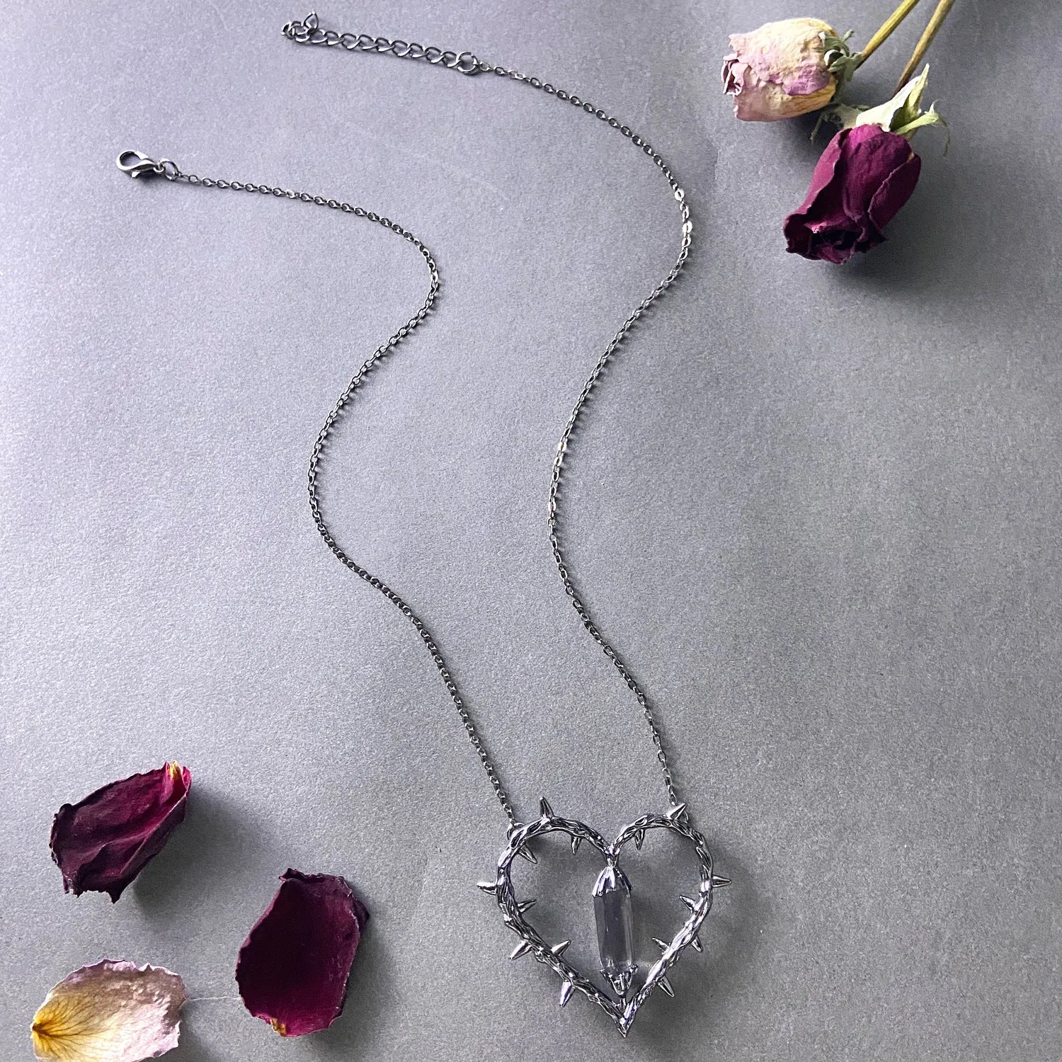 Wholesale Dark anime love thorn crystal retro thorn clavicle necklace