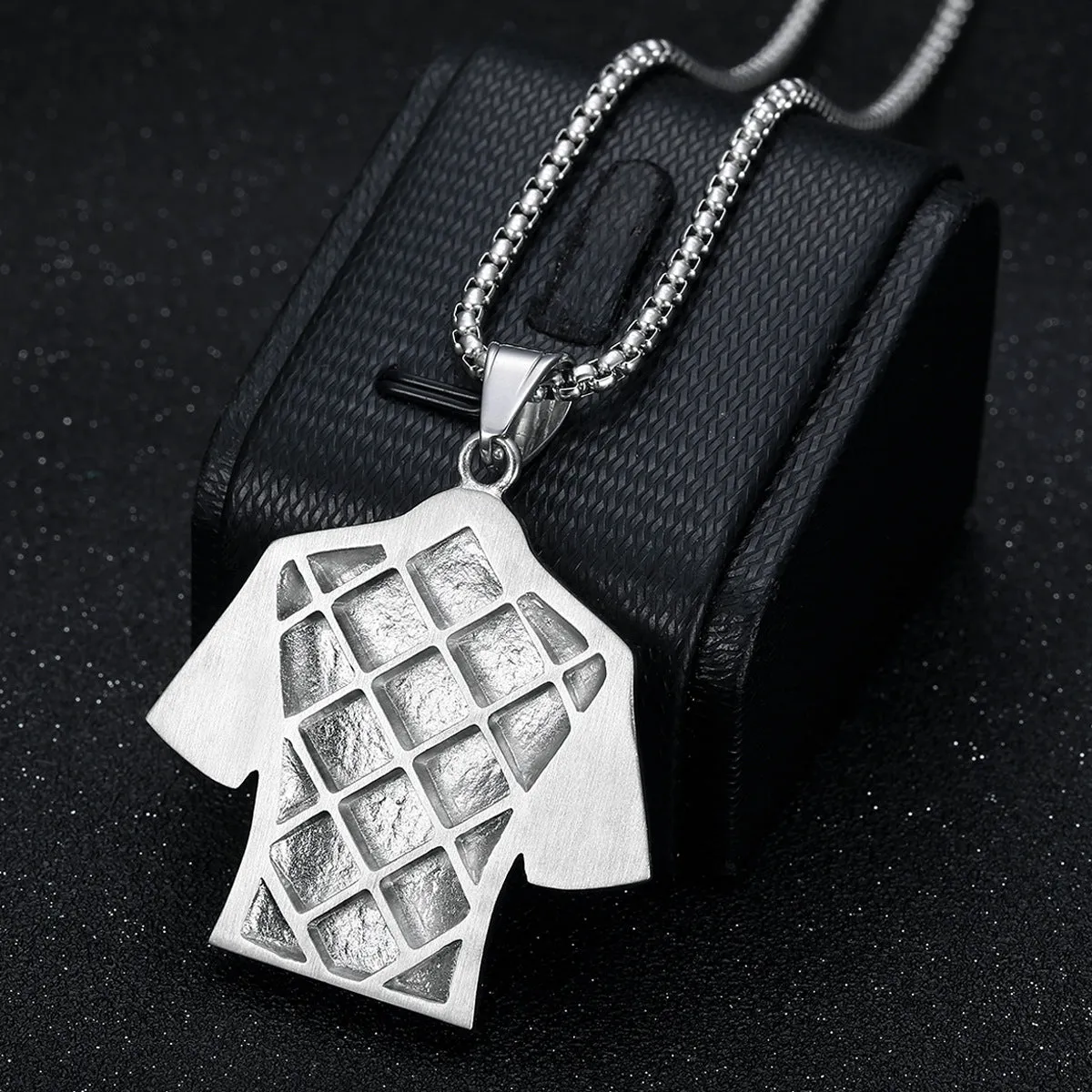 Wholesale HIPHOP titanium steel gold-plated diamond-embedded Jersey pendant necklace